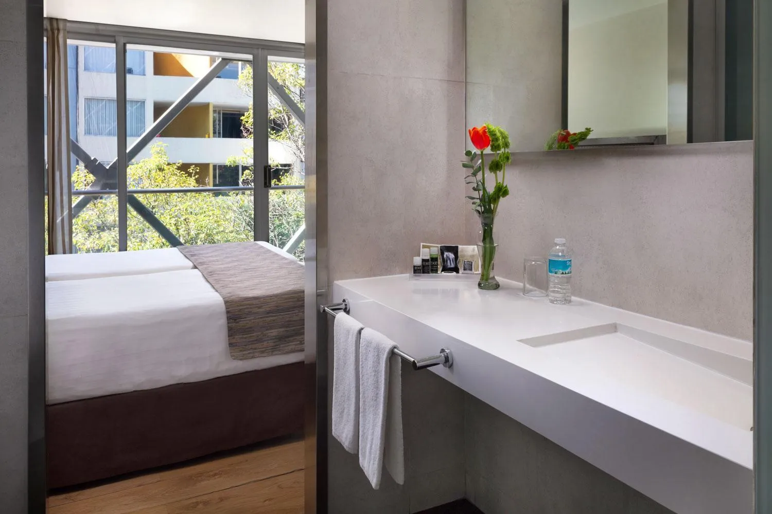 Bathroom, Bed in Exe Suites Reforma