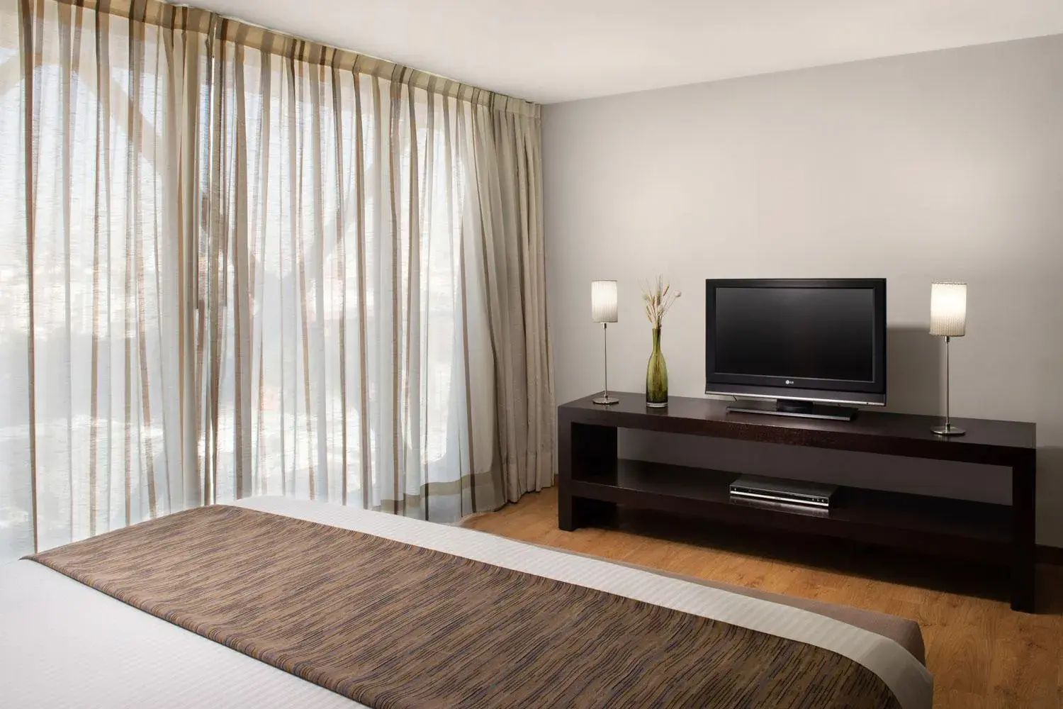 Photo of the whole room, Bed in Exe Suites Reforma Photo of the whole room, Bed in Exe Suites Reforma