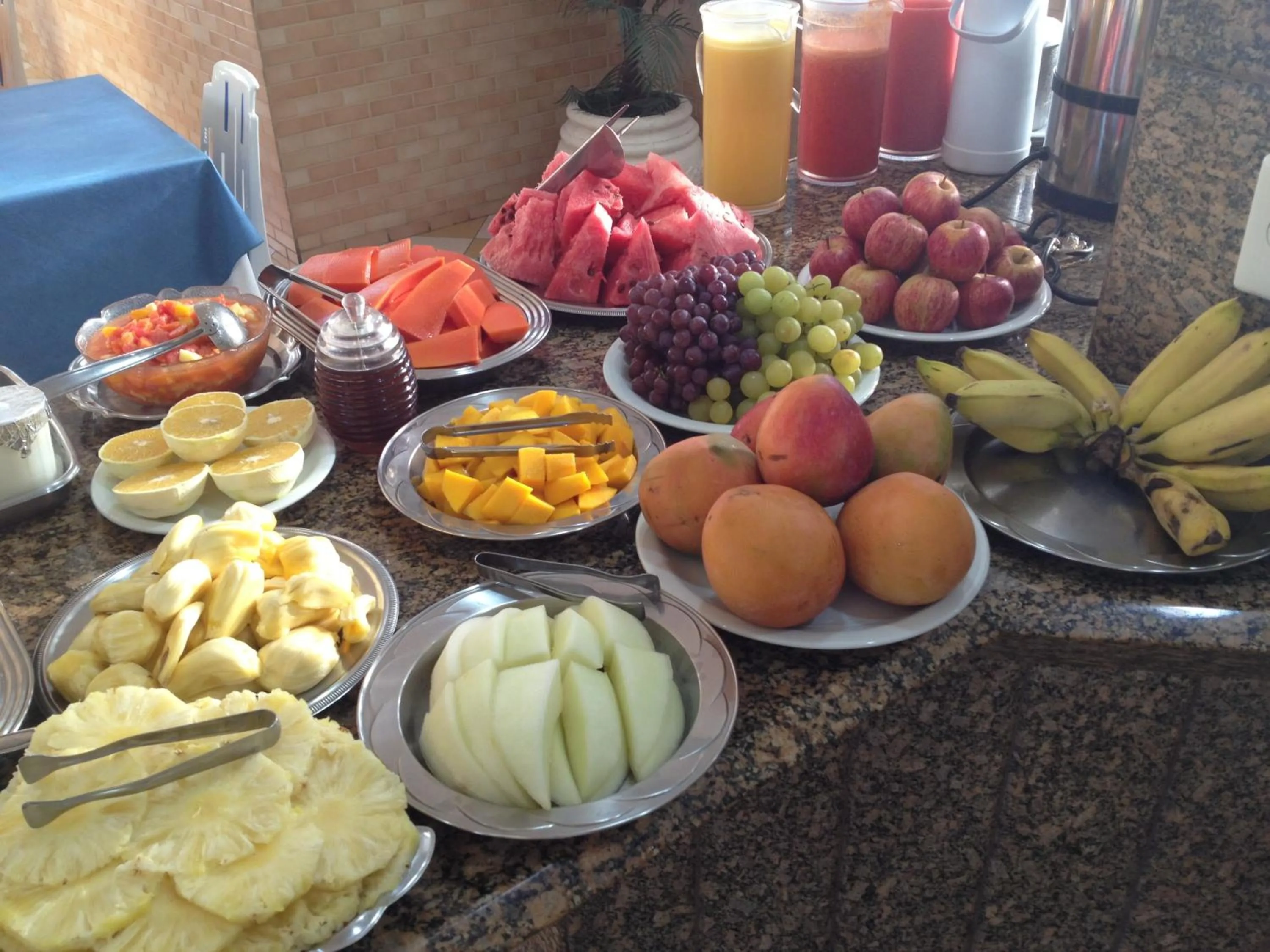 Buffet breakfast in Hotel Kalilândia