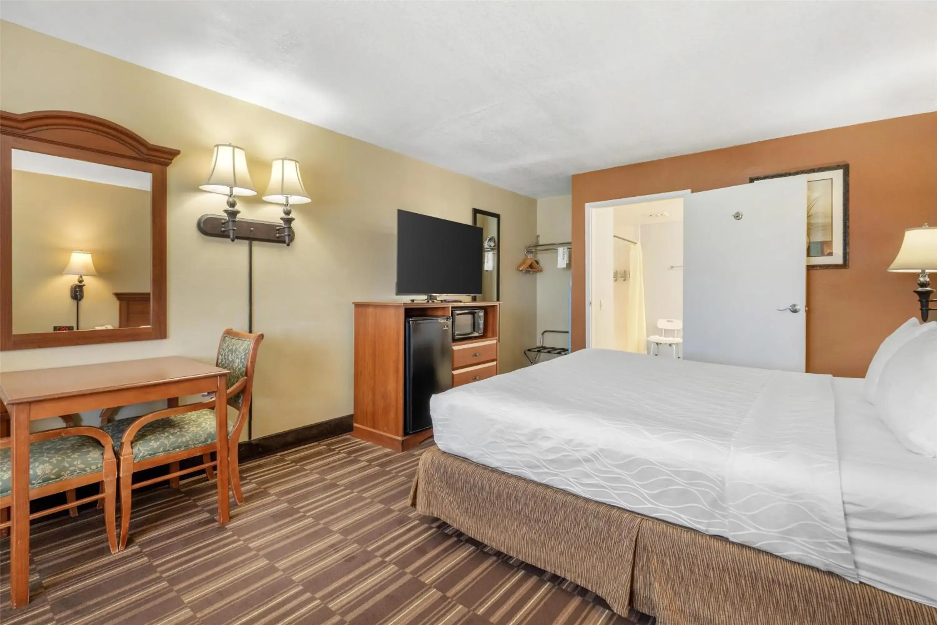 Bedroom, Bed in Best Western Desert Winds Bedroom, Bed in Best Western Desert Winds