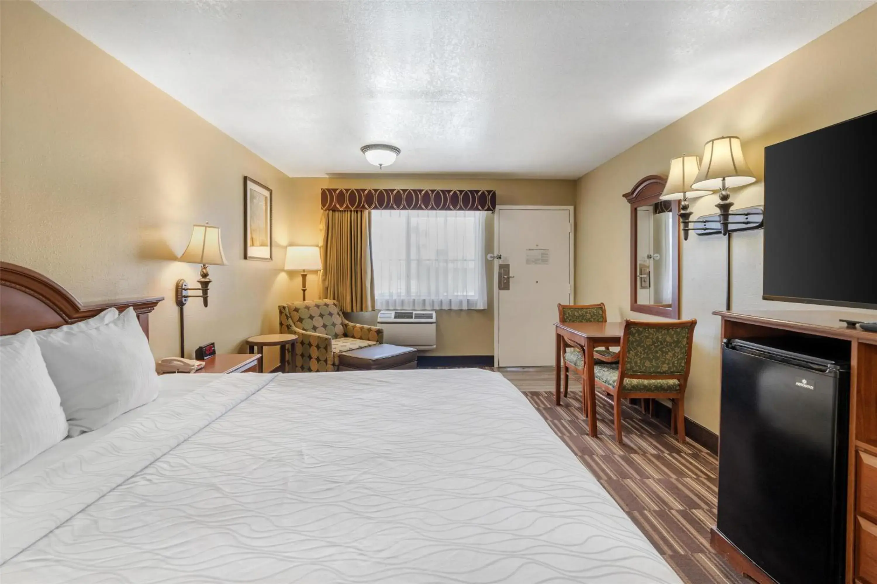 Bedroom, Bed in Best Western Desert Winds Bedroom, Bed in Best Western Desert Winds