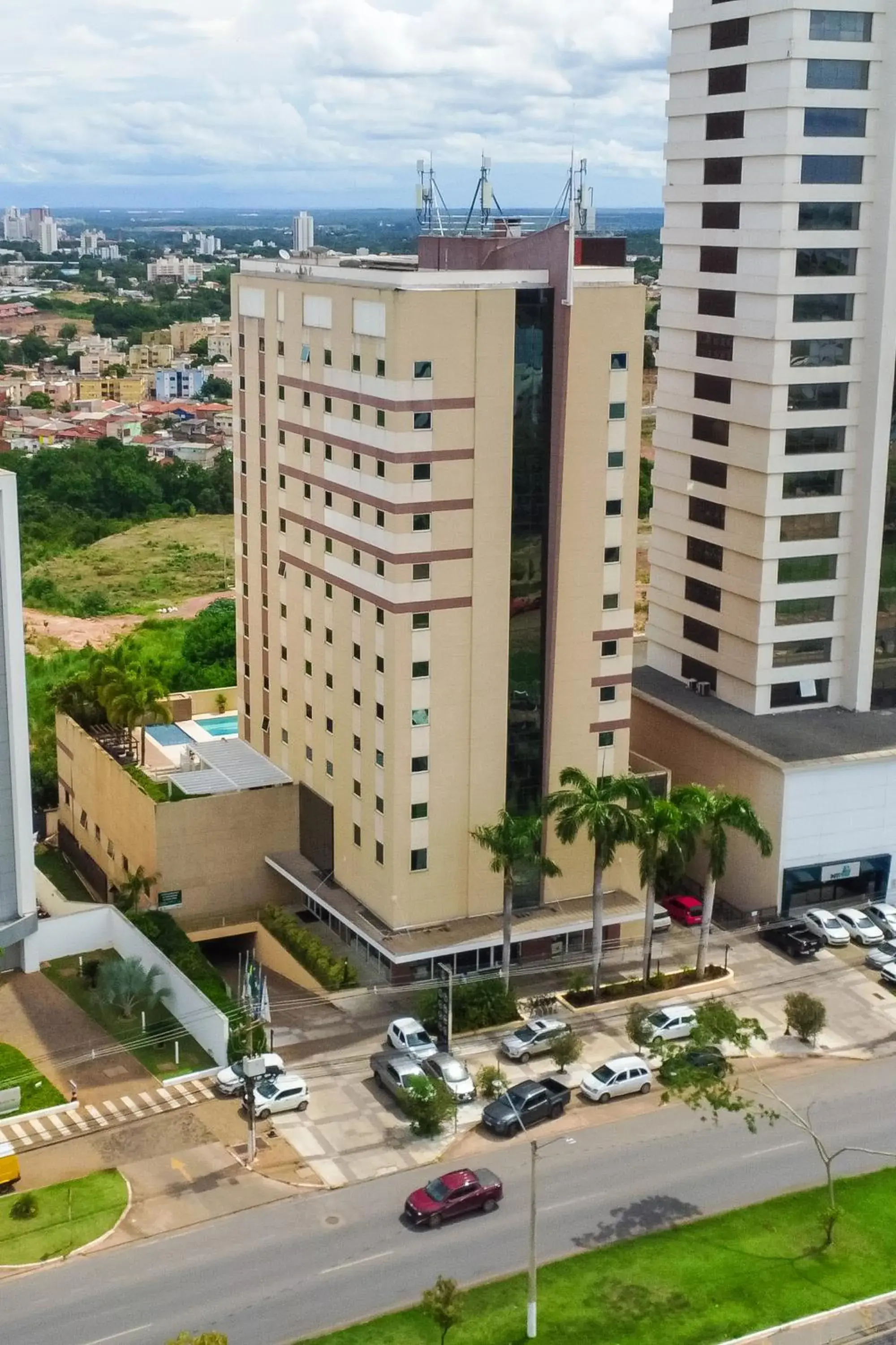 Property building in Delmond Hotel Property building in Delmond Hotel