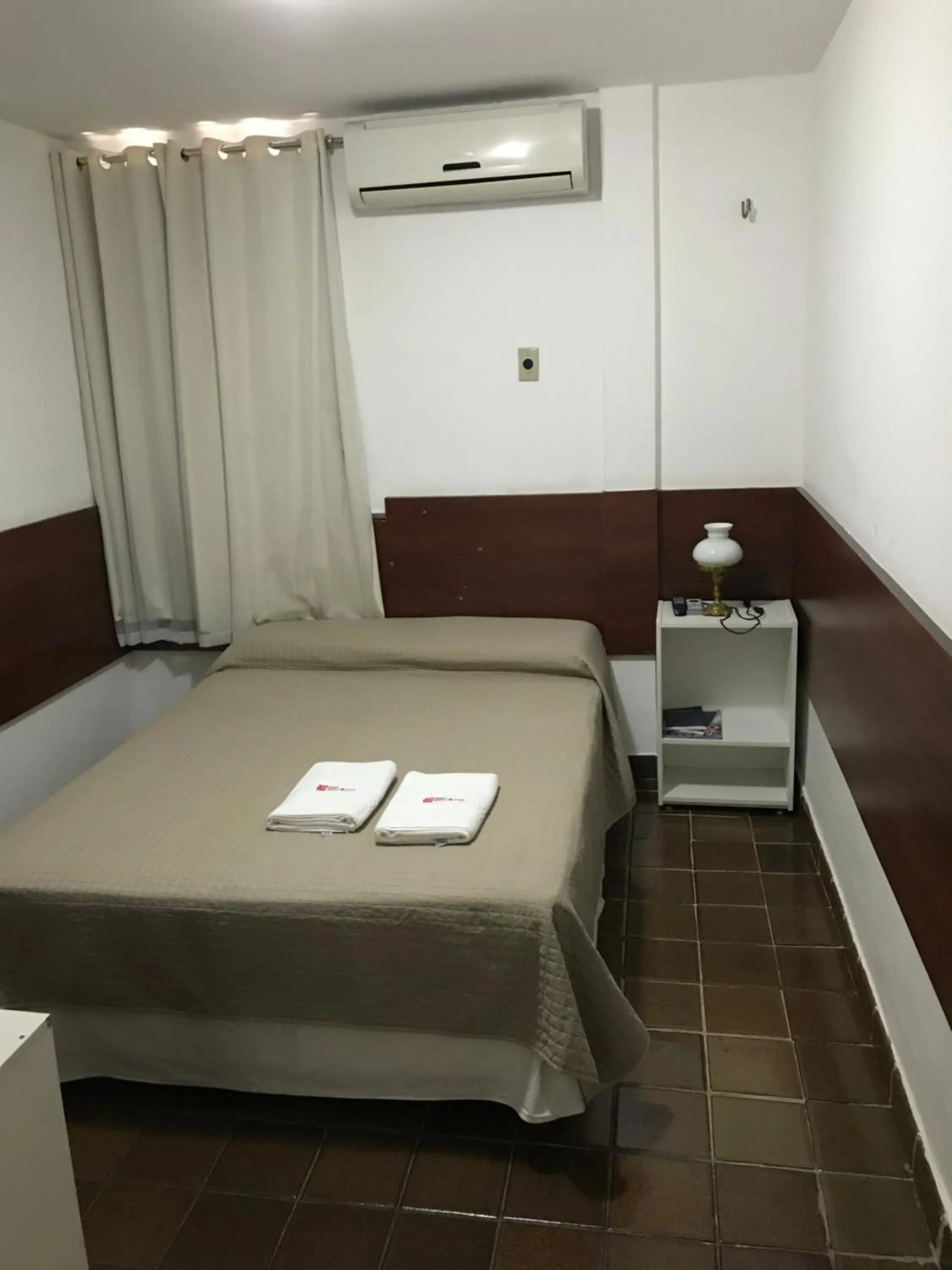 Bed in Hotel Velho Monge