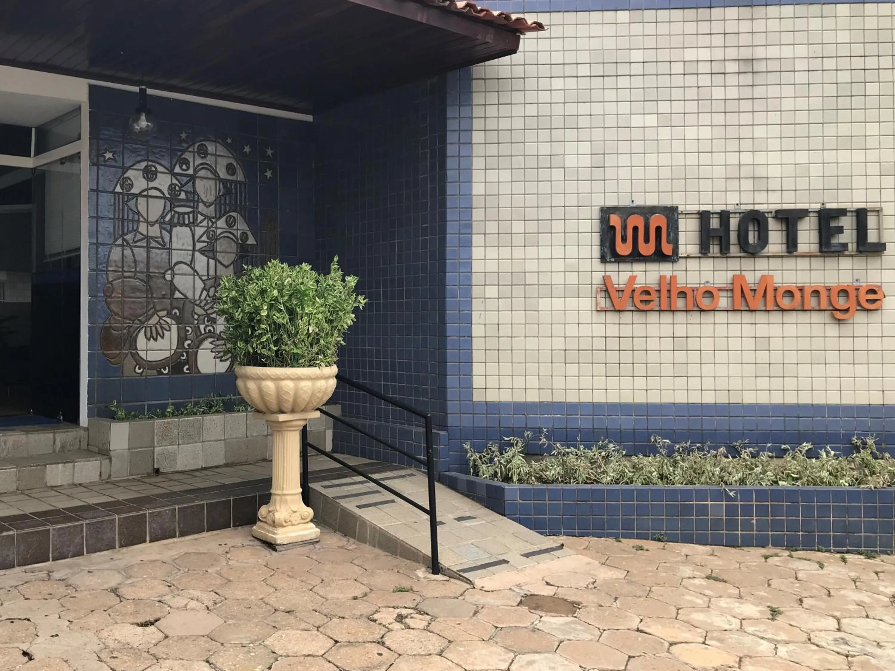 Facade/entrance in Hotel Velho Monge