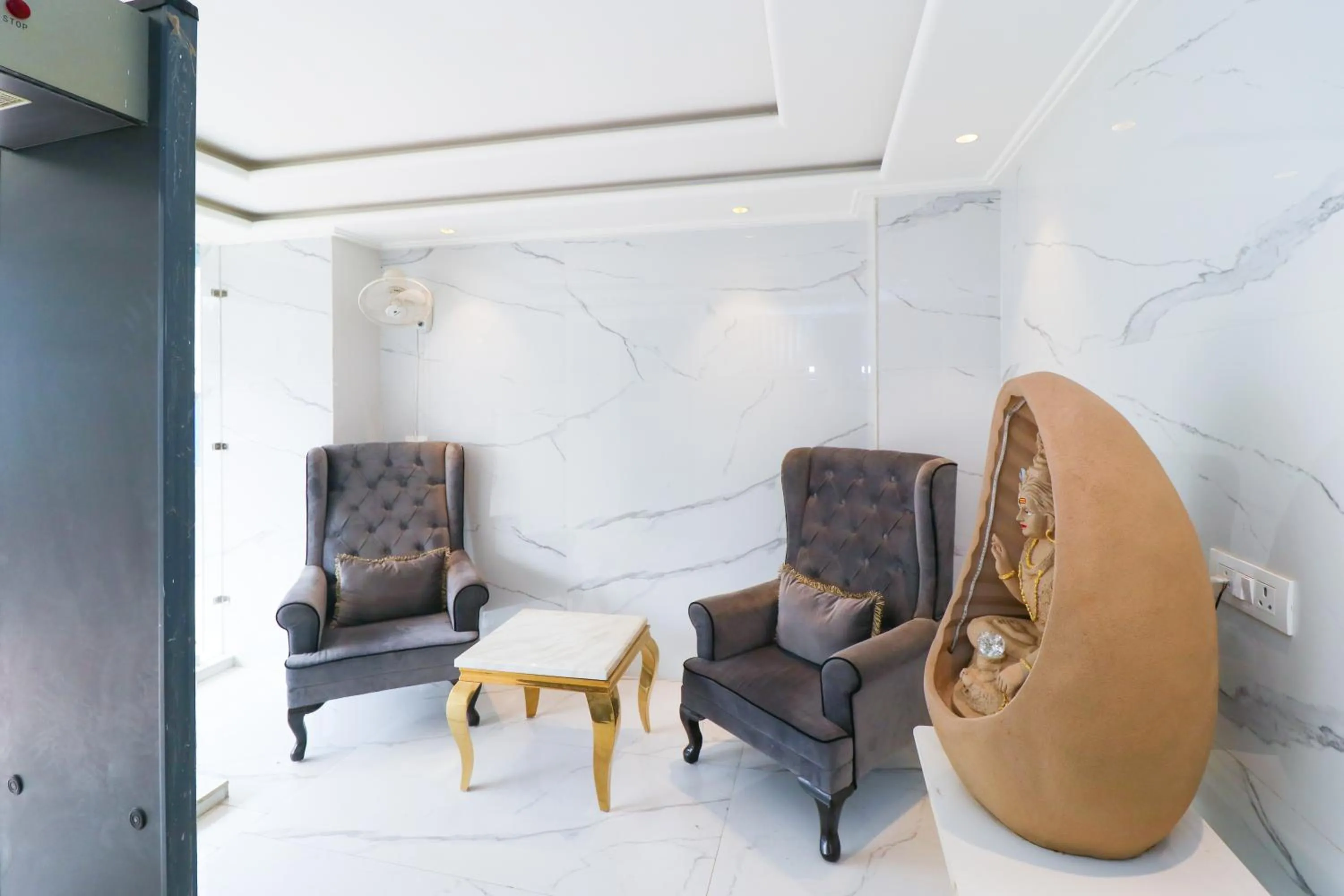 Lobby or reception in OPO The View, Delhi Airport