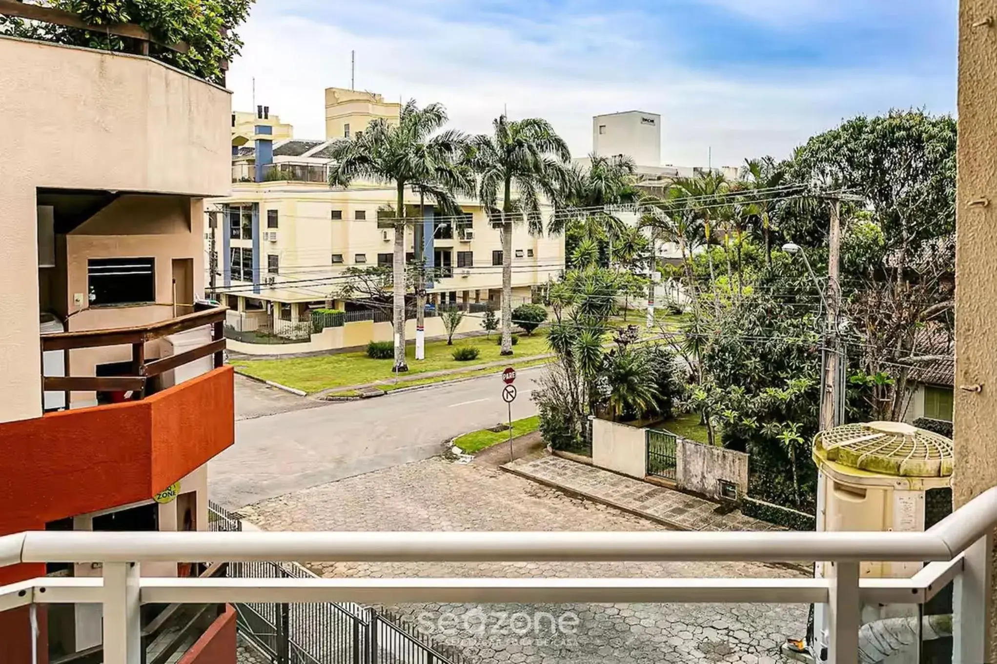 Apto 2Qts 400m da praia centrinho Jurere RGP208 Apto 2Qts 400m da praia centrinho Jurere RGP208