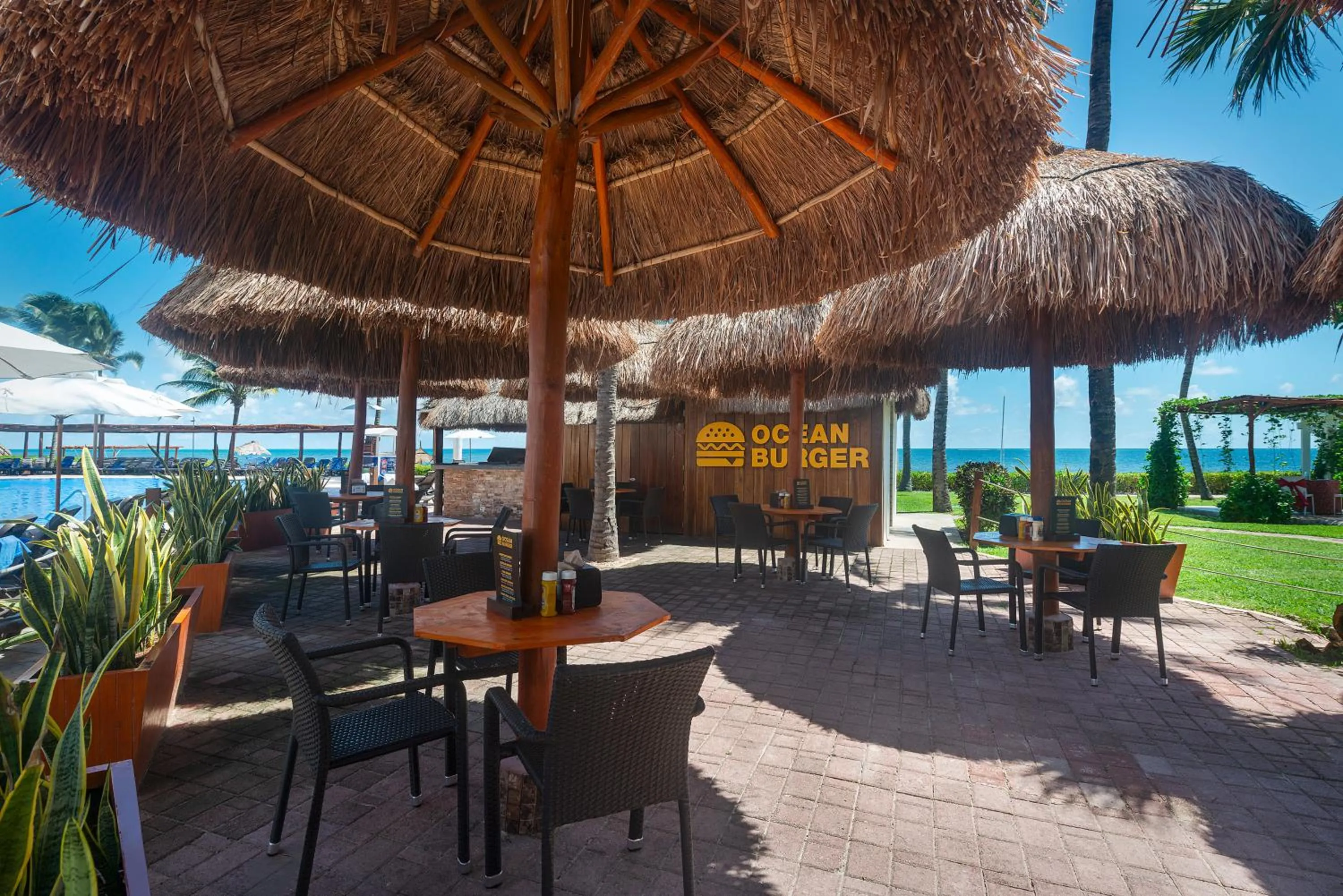 Food and drinks in Ocean Coral & Turquesa All Inclusive