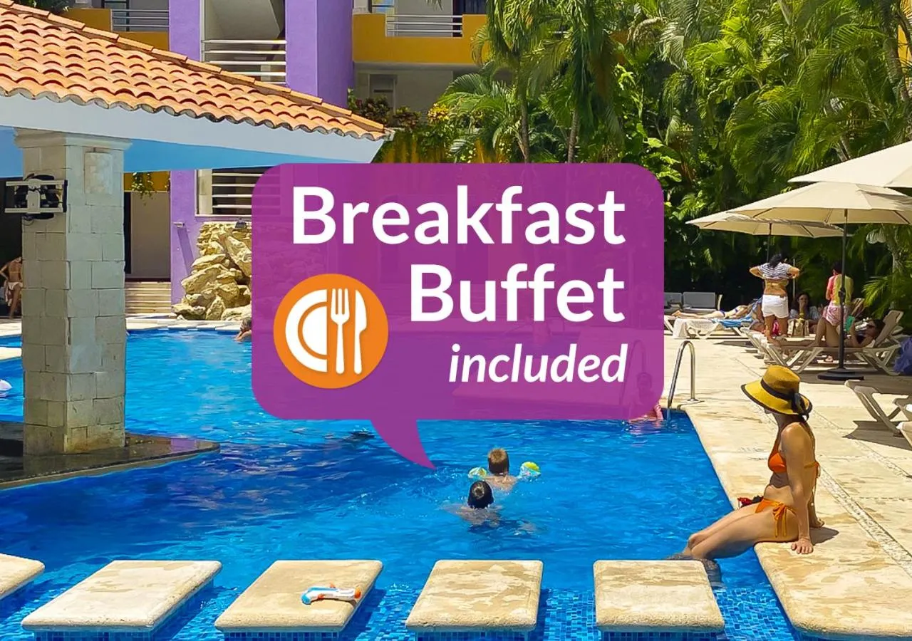 Swimming pool in Adhara Hacienda Cancun