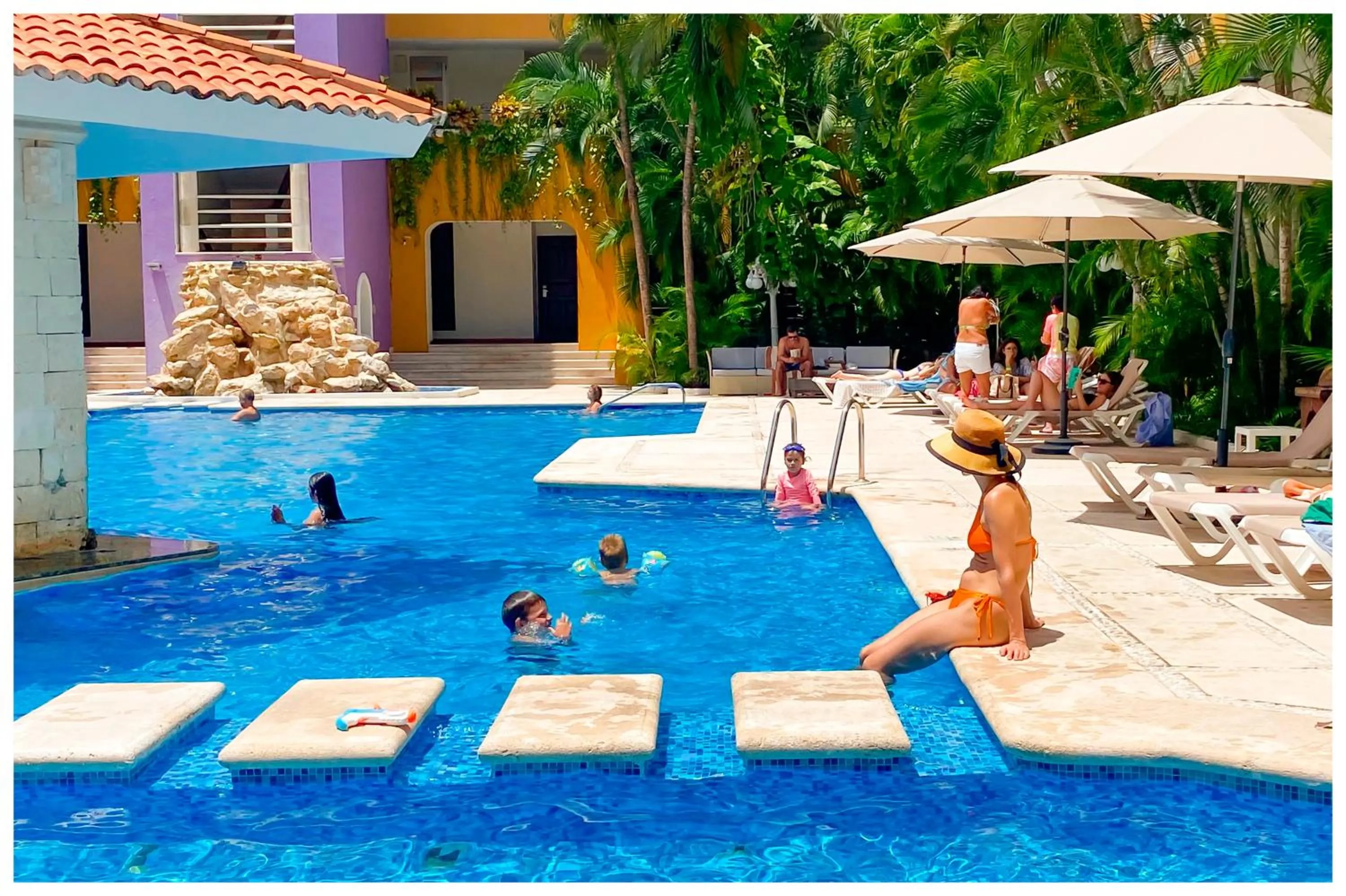 Swimming pool in Adhara Hacienda Cancun