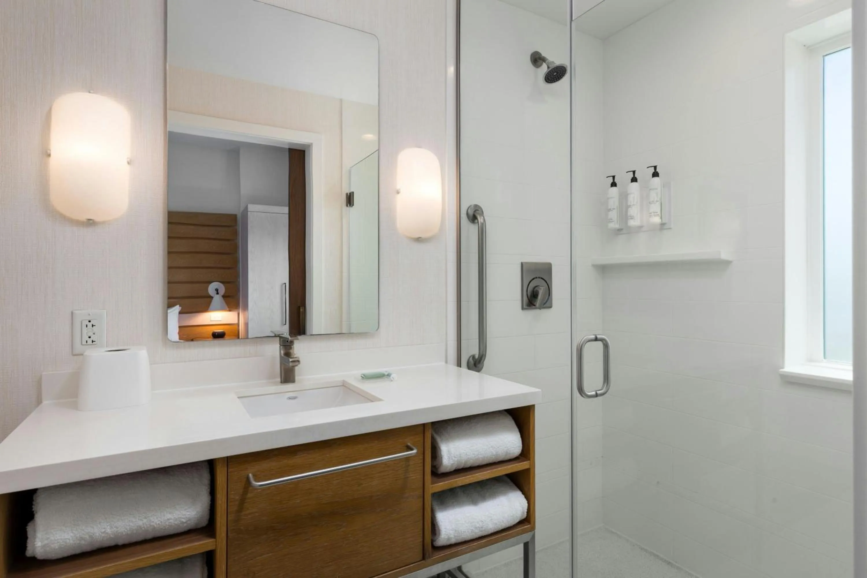 Photo of the whole room in SpringHill Suites by Marriott Oceanside Beach