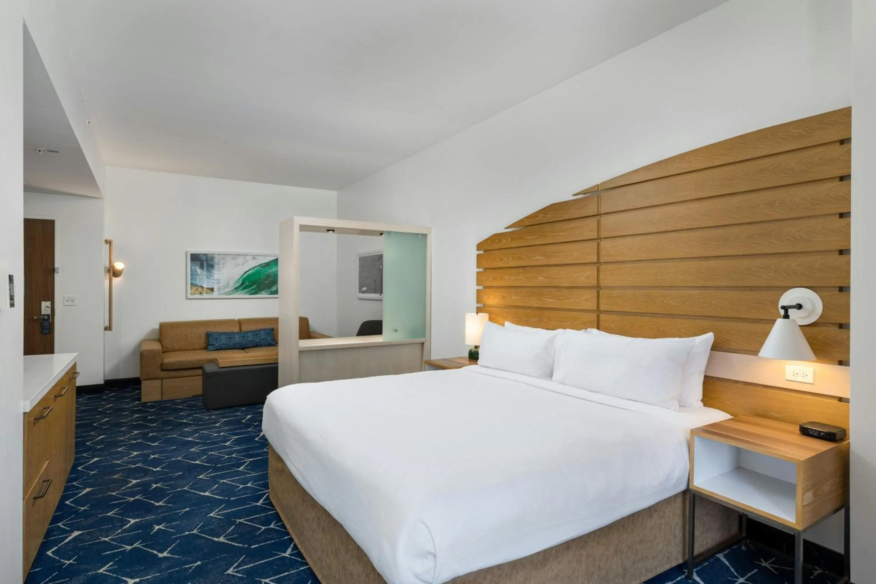 Photo of the whole room, Bed in SpringHill Suites by Marriott Oceanside Beach