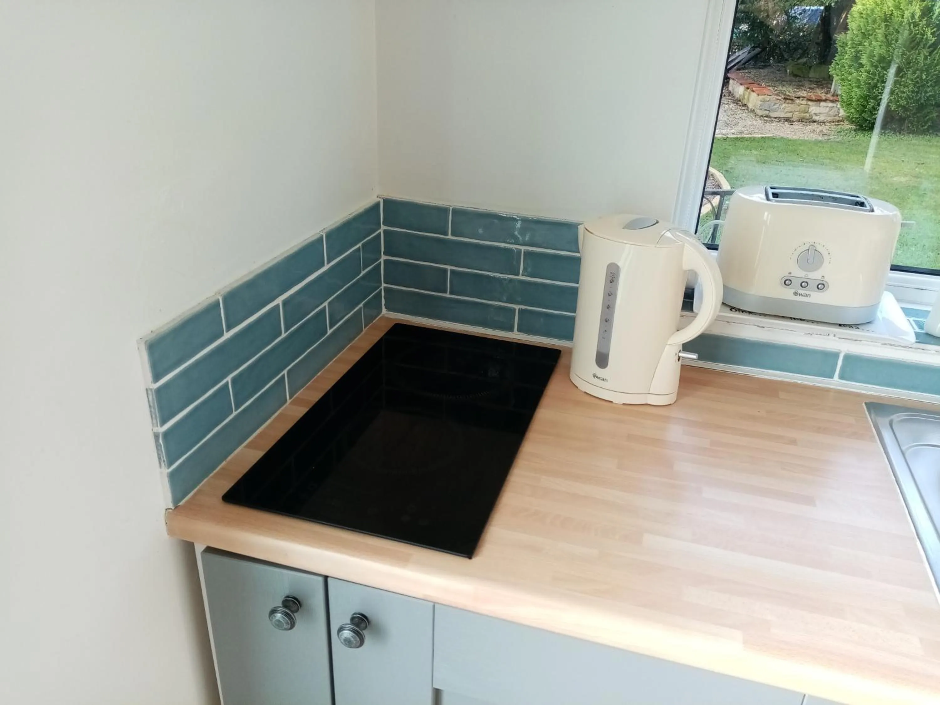 Kitchen or kitchenette in Yew Tree View