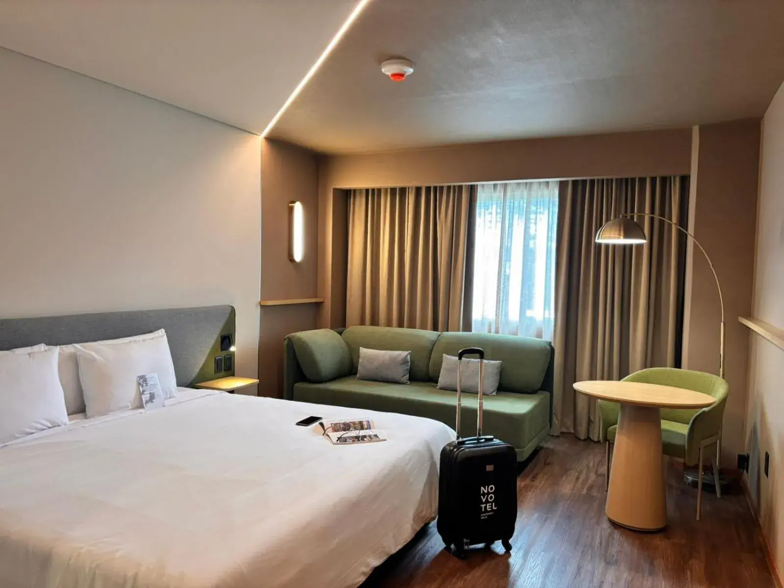 Photo of the whole room, Bed in Novotel Monterrey Valle Photo of the whole room, Bed in Novotel Monterrey Valle