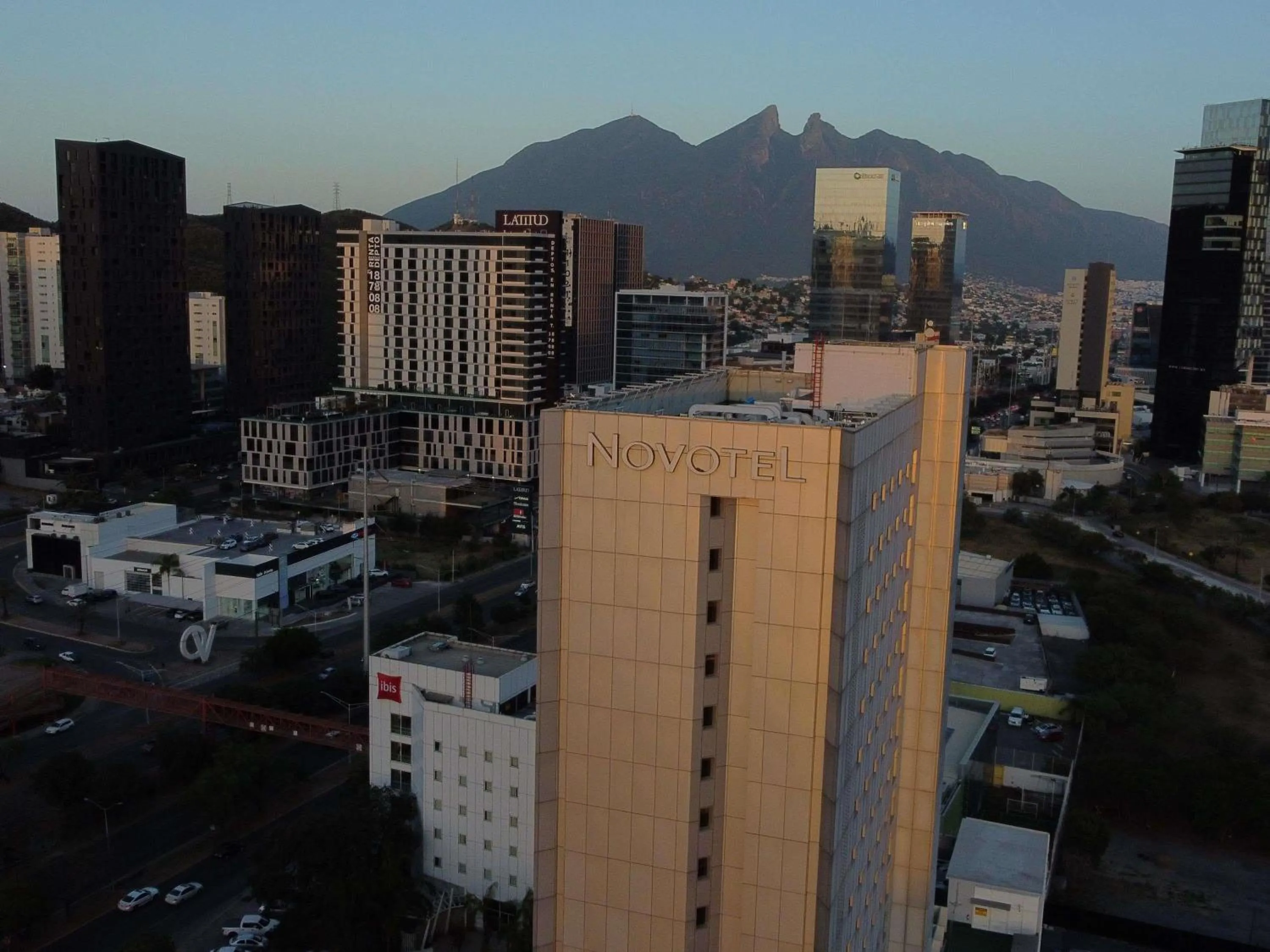 Property building in Novotel Monterrey Valle