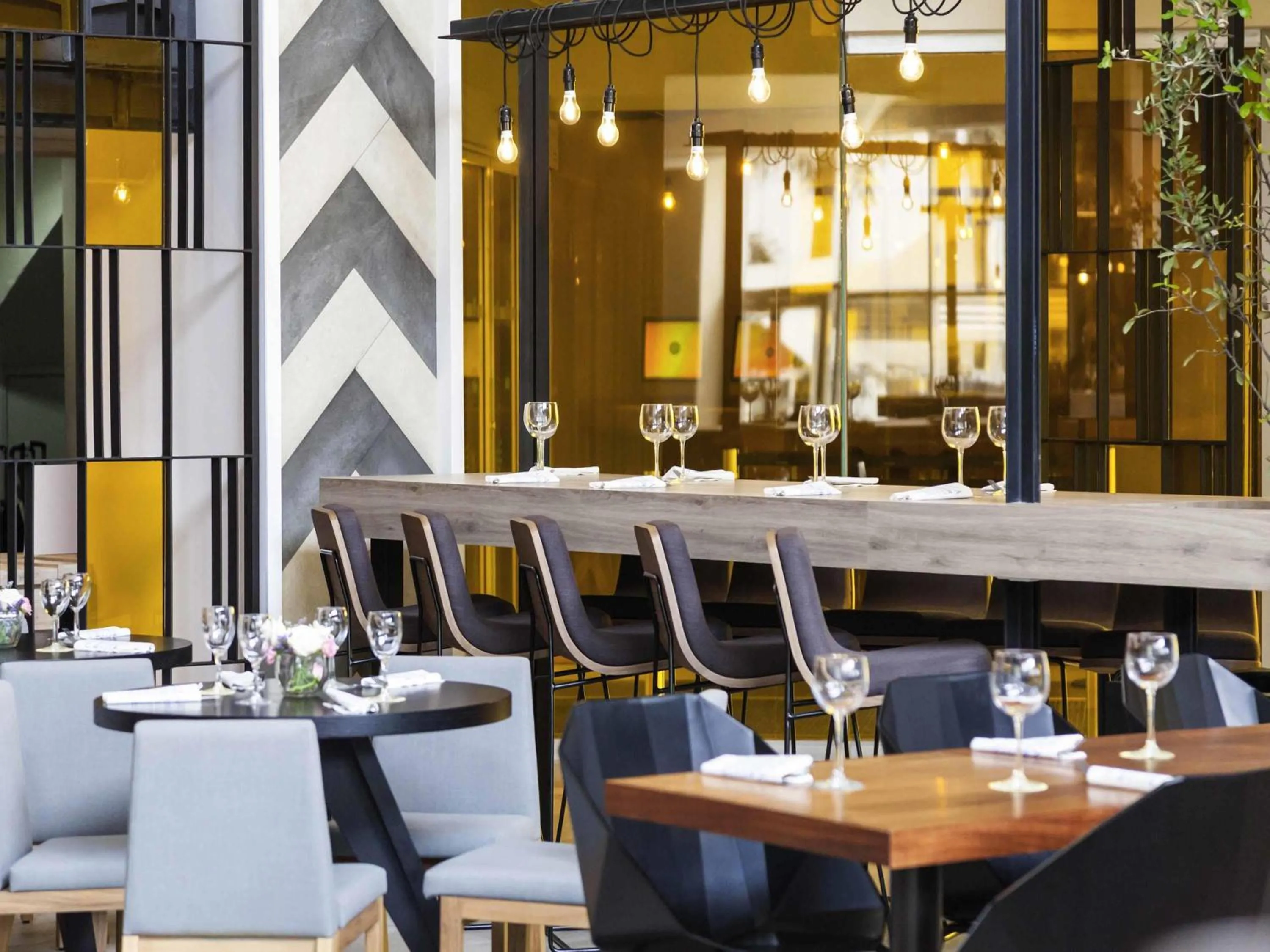 Lounge or bar in Novotel Monterrey Valle