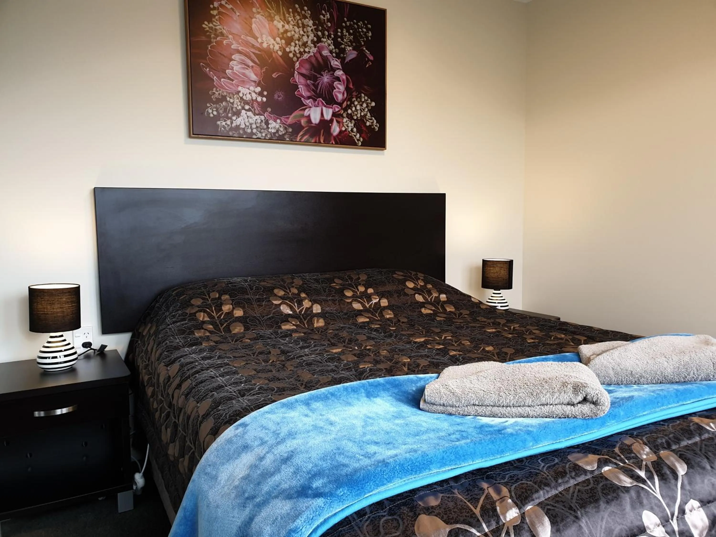 Bed in Richmond Motel and Holiday Park