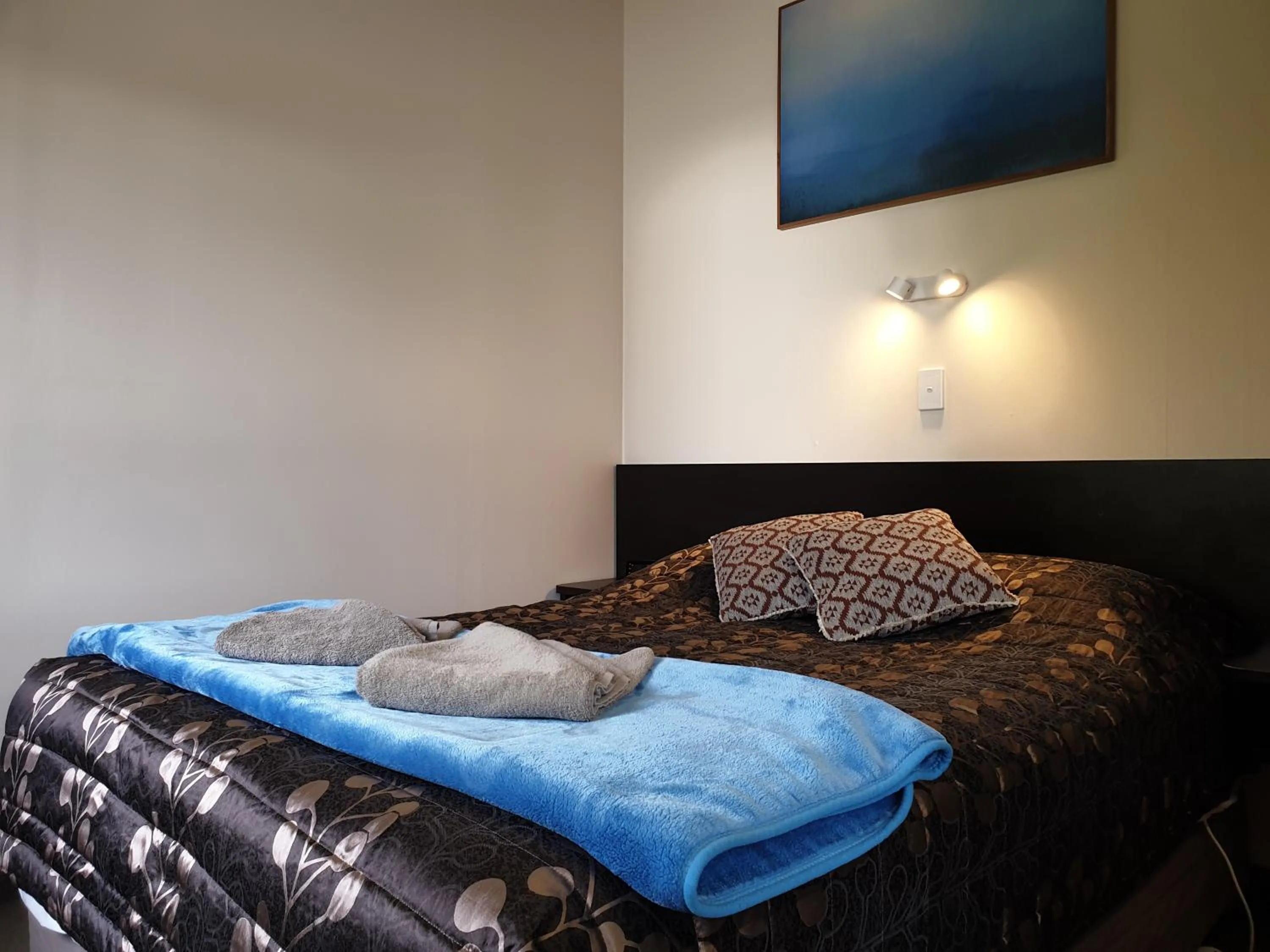 Bed in Richmond Motel and Holiday Park