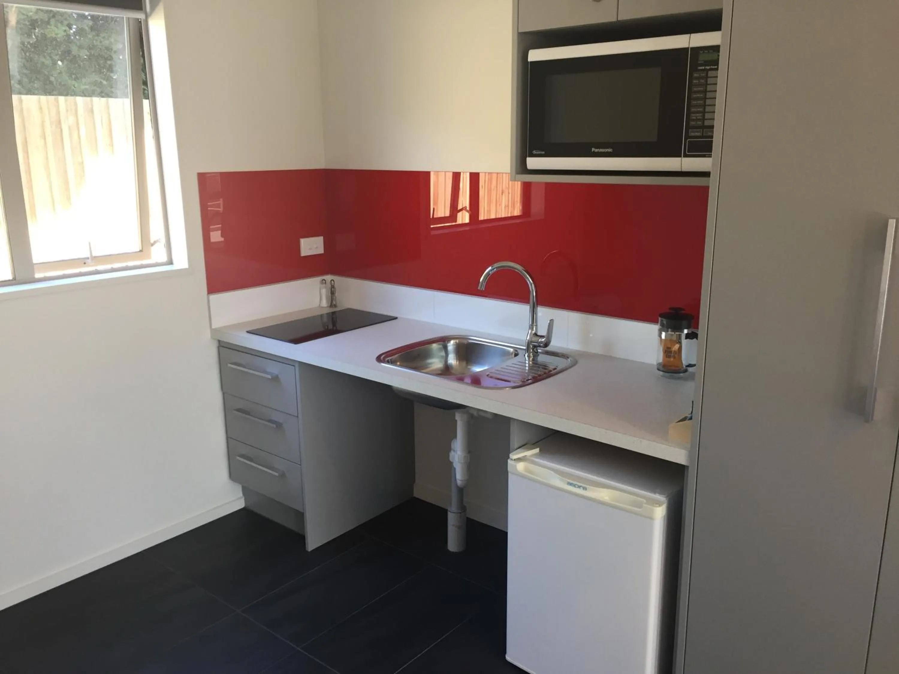 Kitchen or kitchenette in Rolleston Highway Motel