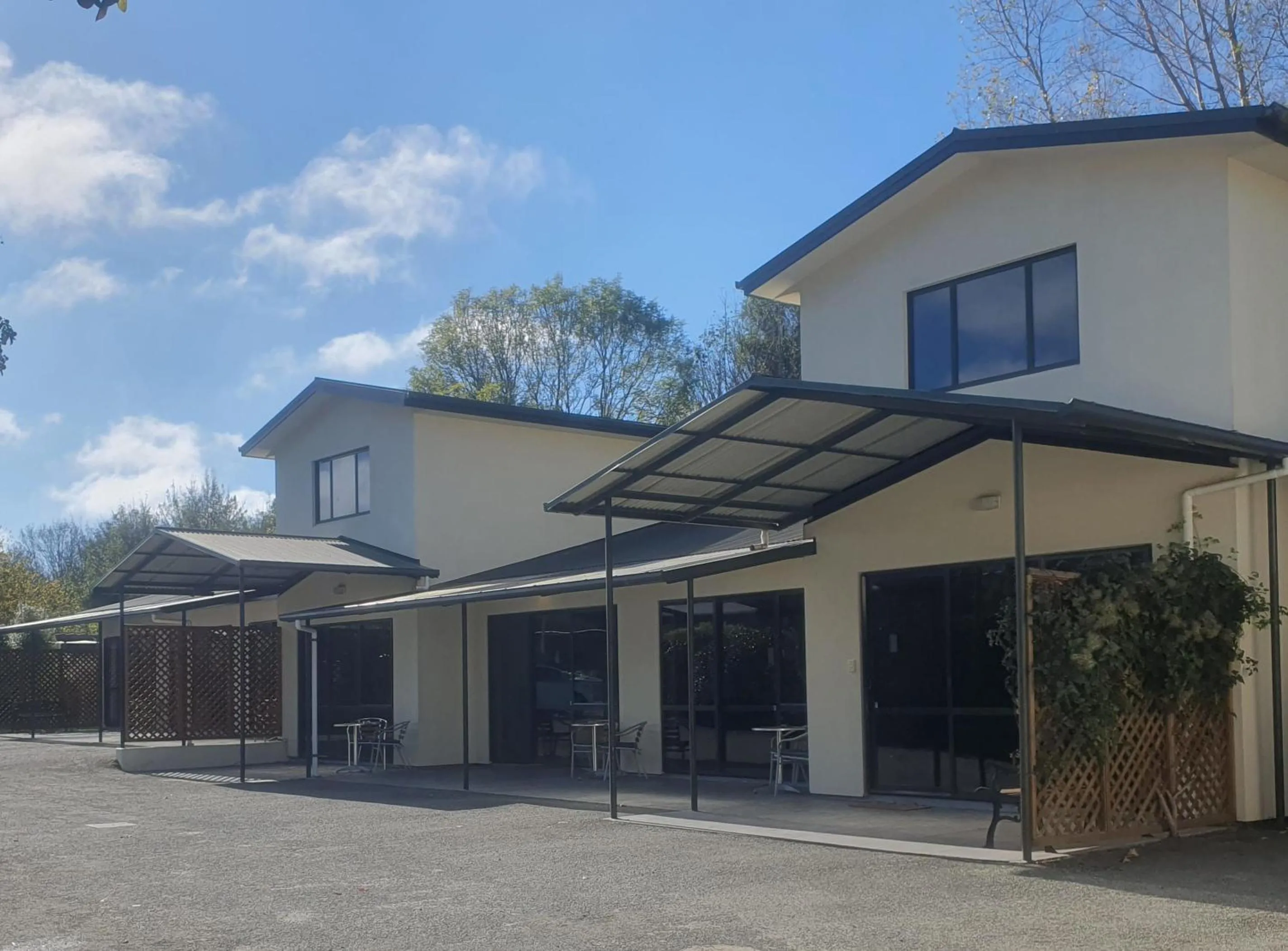 Property building in Geraldine Motels