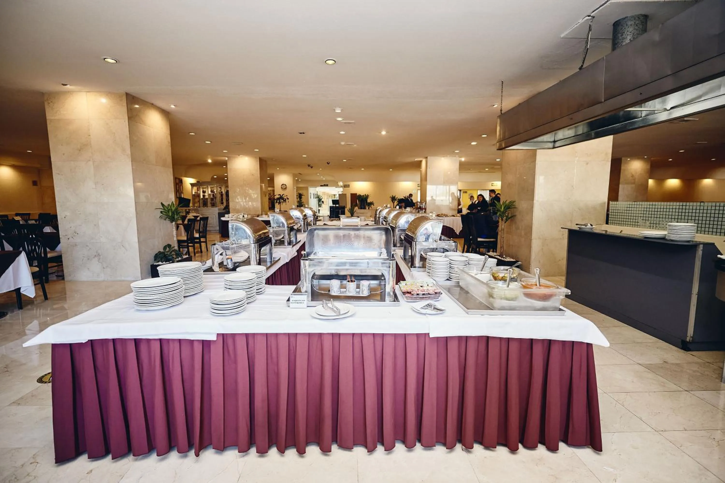 Restaurant/places to eat in Hotel del Prado