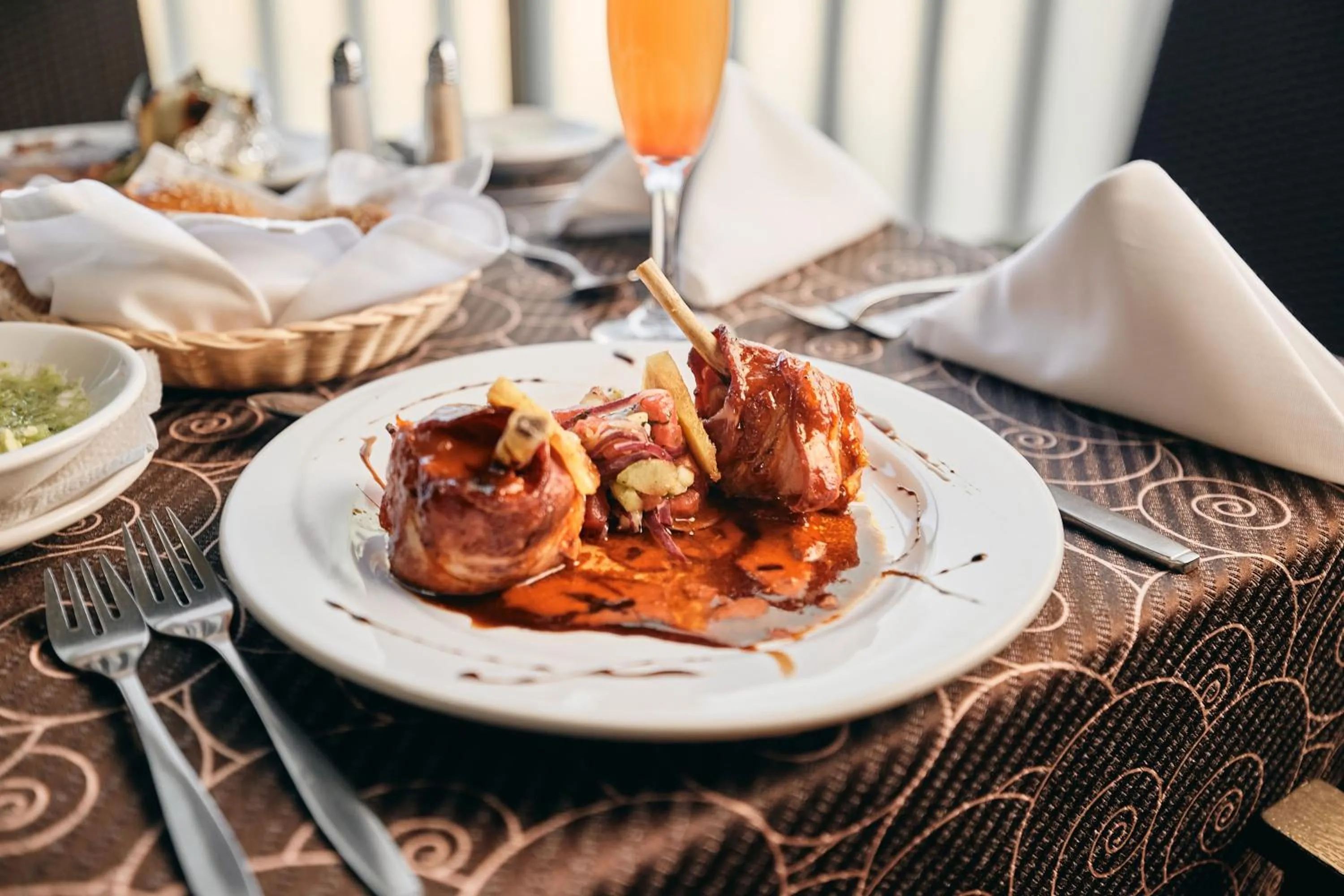 Restaurant/places to eat in Hotel del Prado