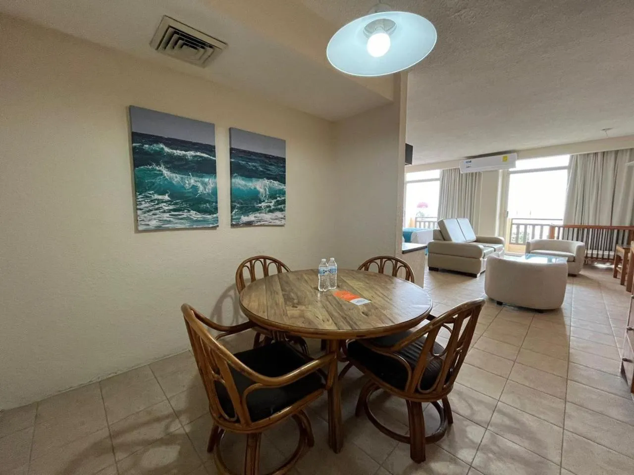 Dining area in Howard Johnson by Wyndham Veracruz