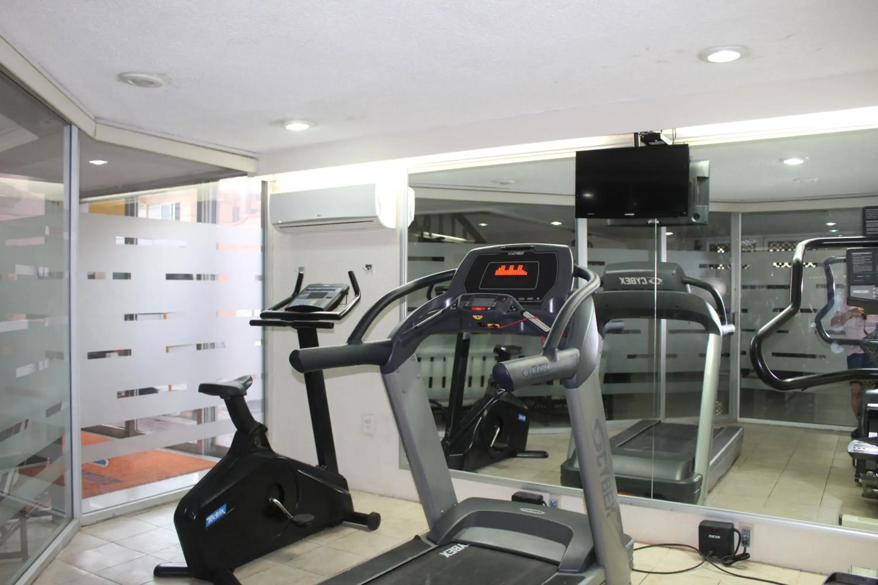 Fitness centre/facilities in Howard Johnson by Wyndham Veracruz Fitness centre/facilities in Howard Johnson by Wyndham Veracruz
