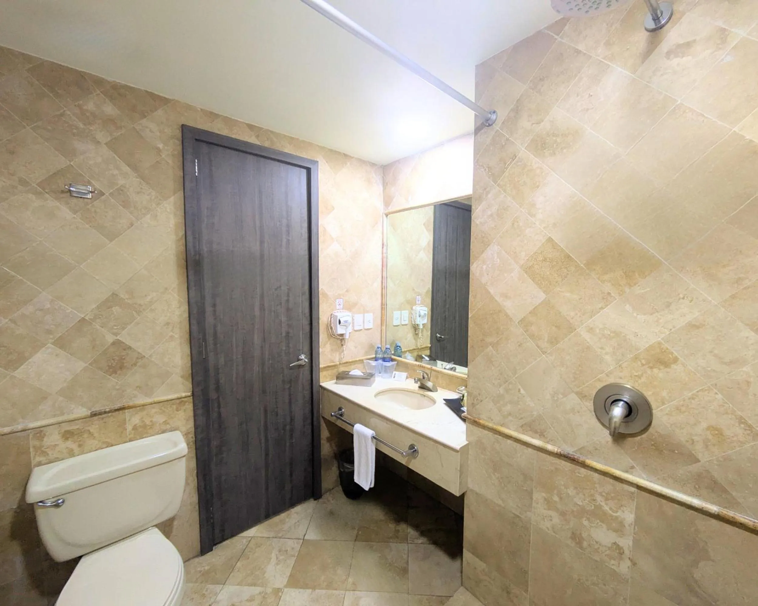 Bathroom in We Hotel Aeropuerto