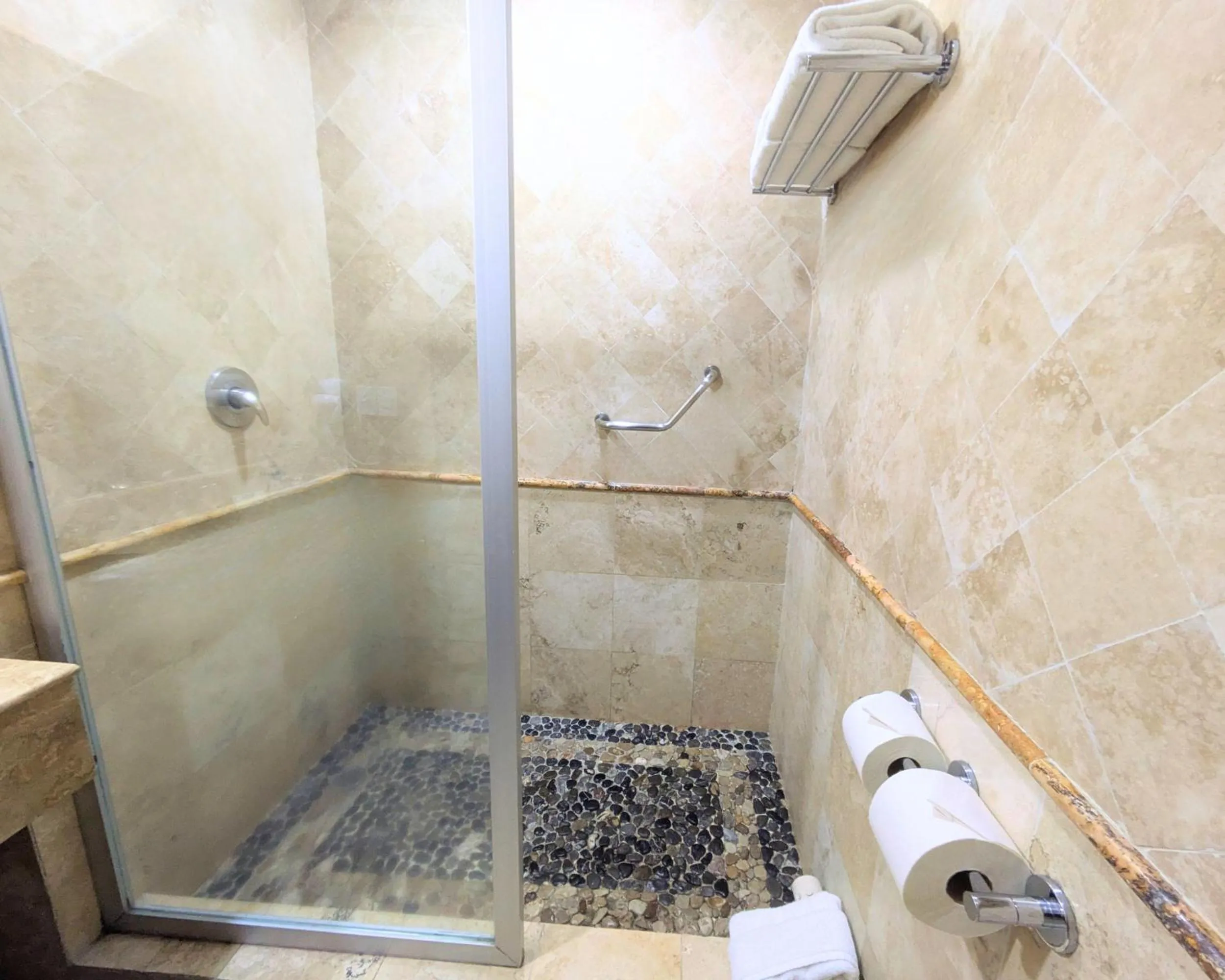 Bathroom in We Hotel Aeropuerto