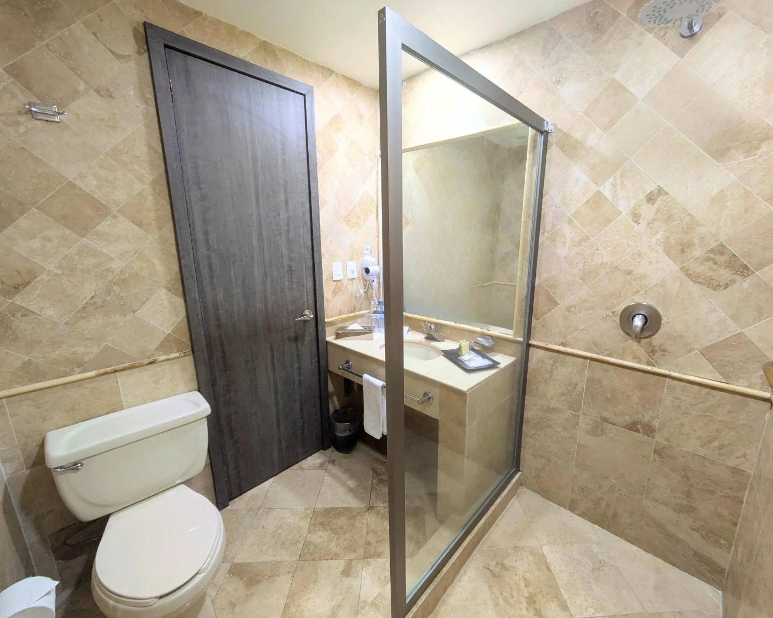 Bathroom in We Hotel Aeropuerto