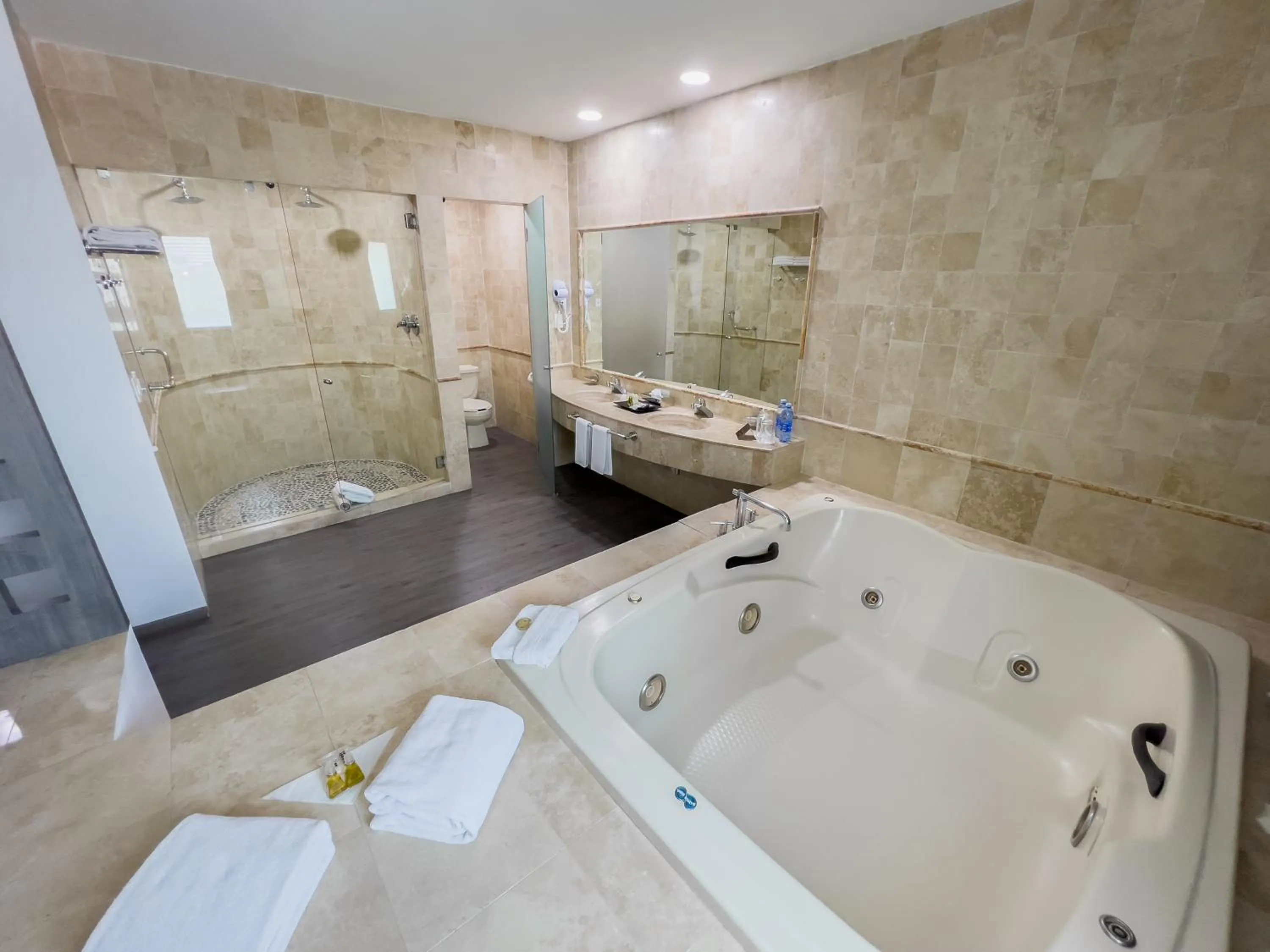 Toilet in We Hotel Aeropuerto