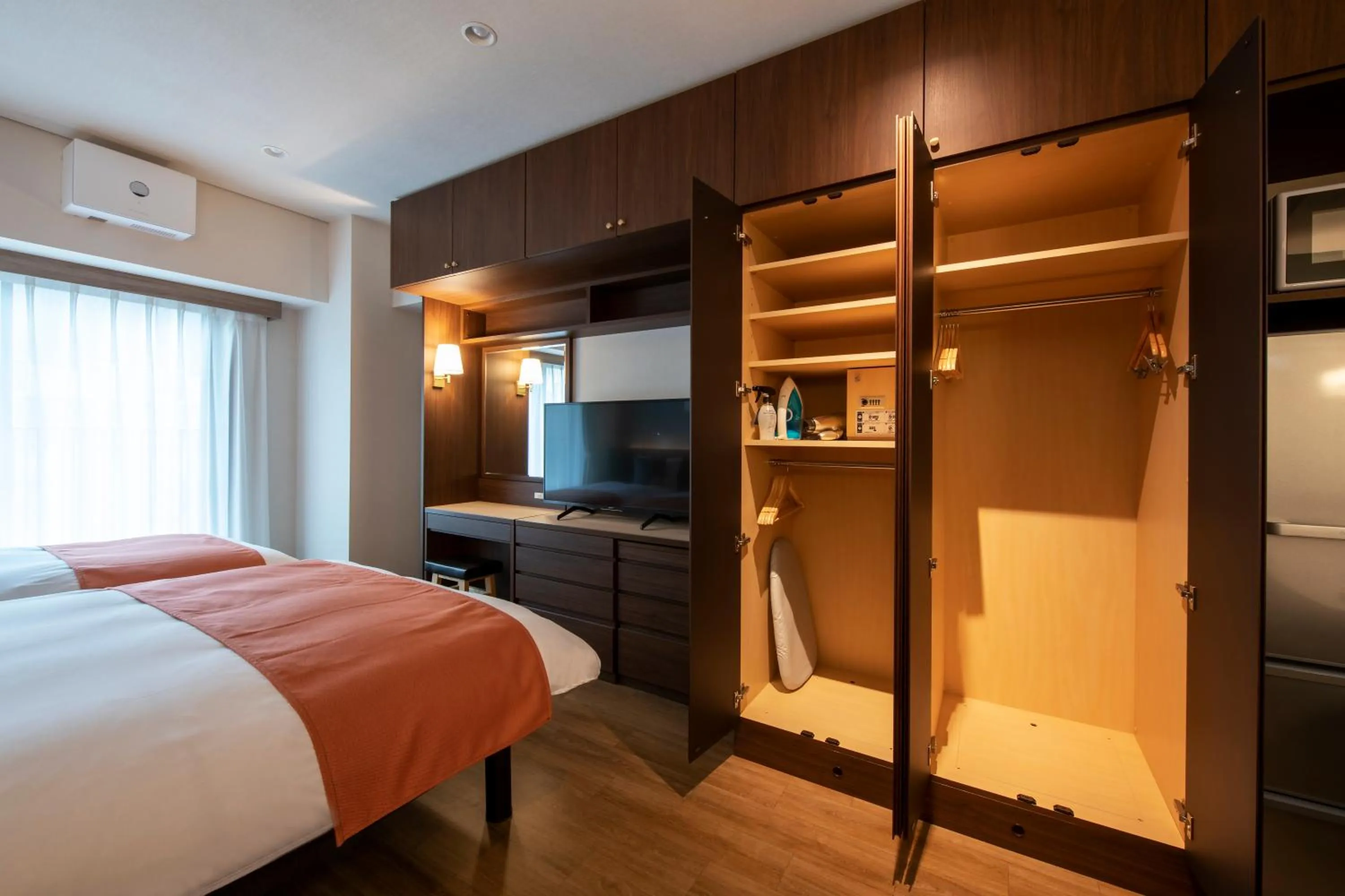 Bed in Hotel New Port Yokosuka