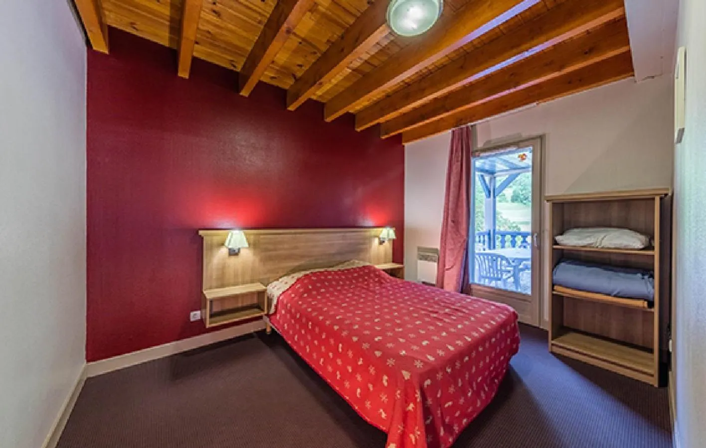 Photo of the whole room, Bed in Résidence Les Trois Vallées - ARREAU