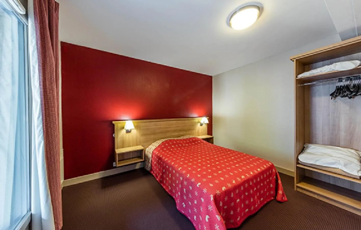 Photo of the whole room, Bed in Résidence Les Trois Vallées - ARREAU