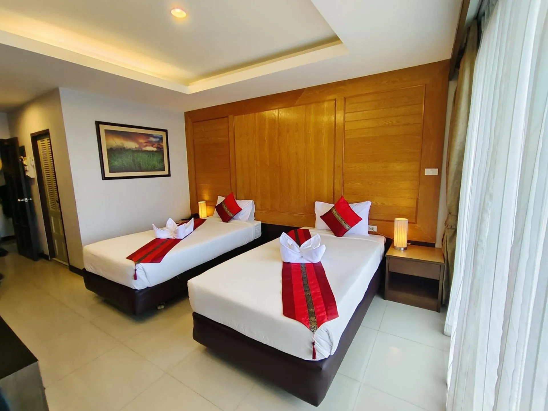Photo of the whole room, Bed in Suppamitr Villa Hotel
