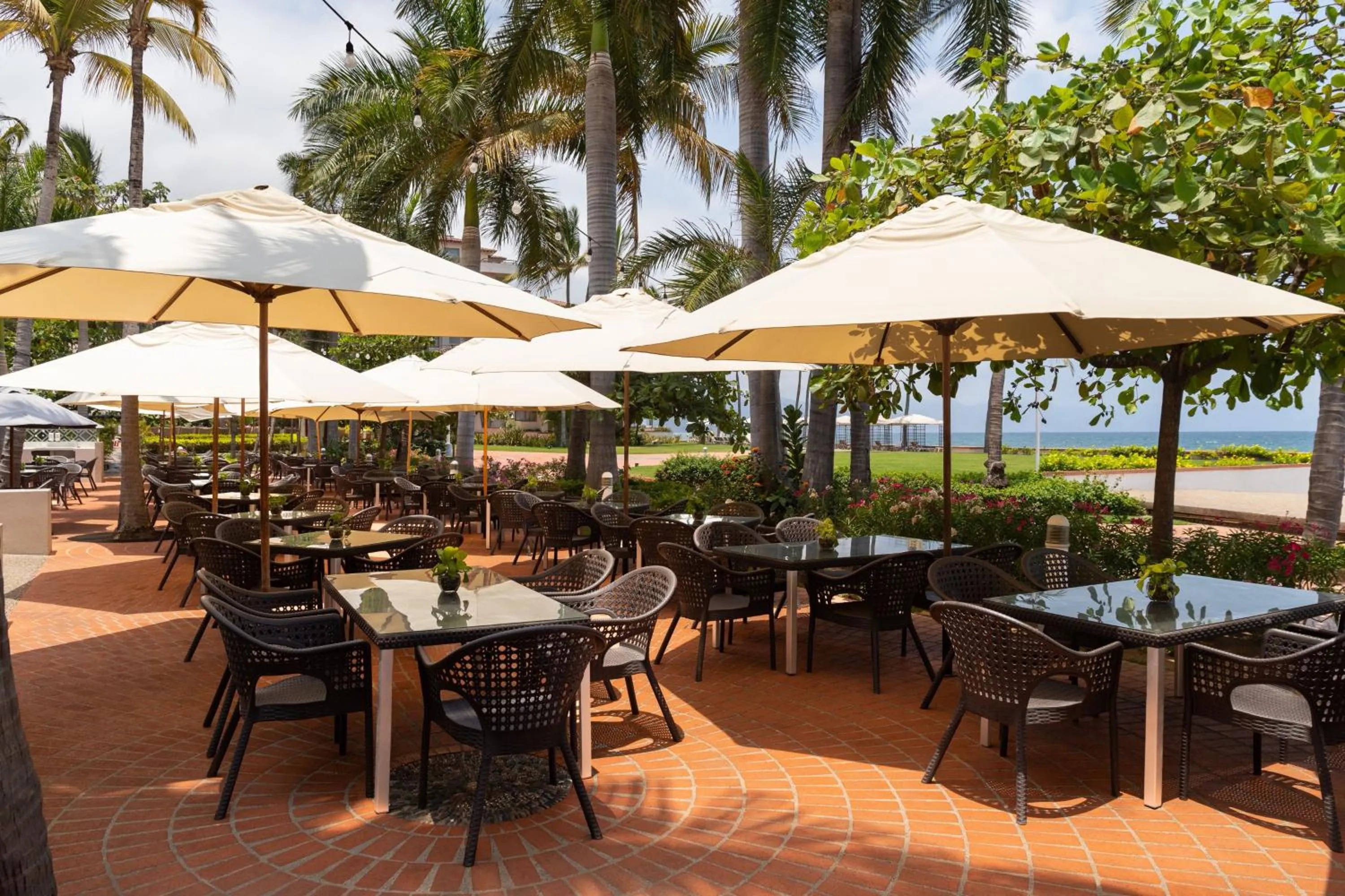 Restaurant/places to eat in Sheraton Buganvilias Resort & Convention Center