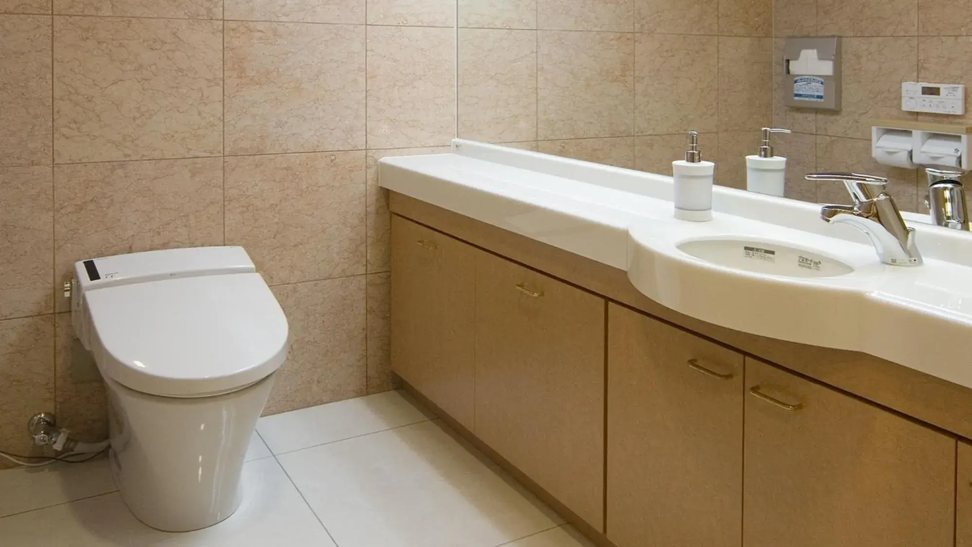 Bathroom in Toyoko Inn Hokkaido Okhotsk Abashiri Ekimae Bathroom in Toyoko Inn Hokkaido Okhotsk Abashiri Ekimae