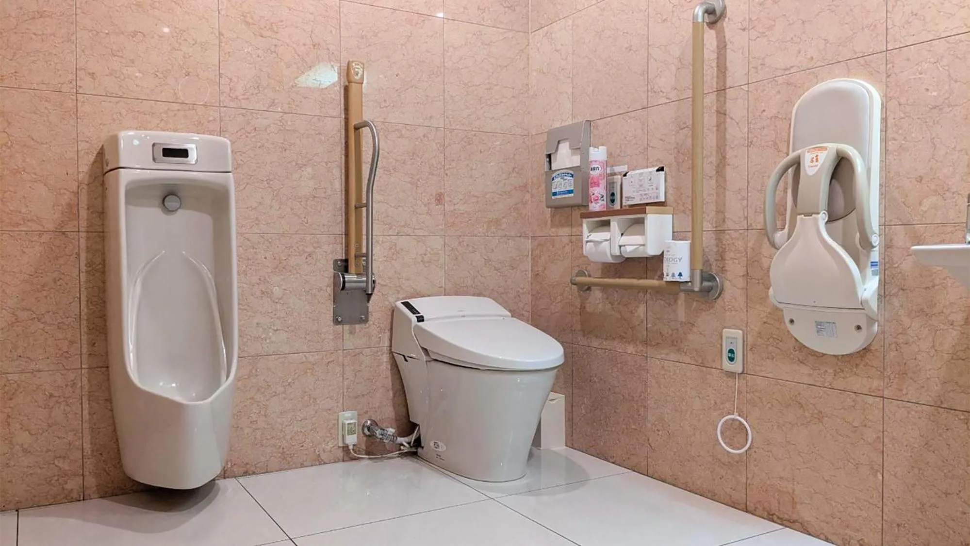 Toilet in Toyoko Inn Hokkaido Okhotsk Abashiri Ekimae