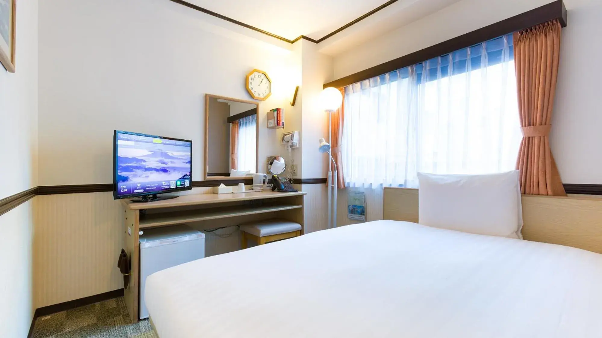 Bedroom, Bed in Toyoko Inn Tokyo Kamata Higashi-guchi Bedroom, Bed in Toyoko Inn Tokyo Kamata Higashi-guchi