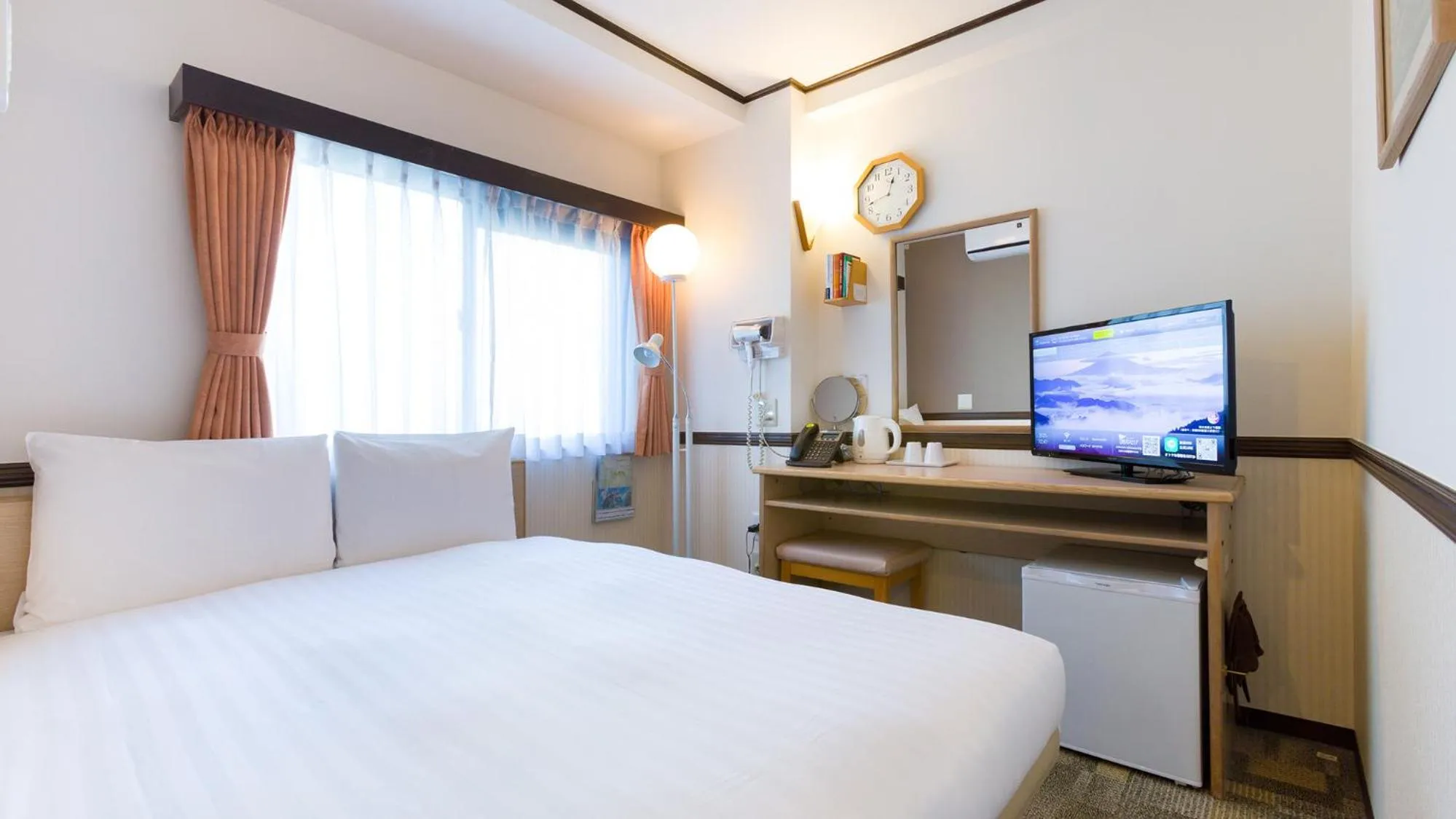 Bedroom, Bed in Toyoko Inn Tokyo Kamata Higashi-guchi