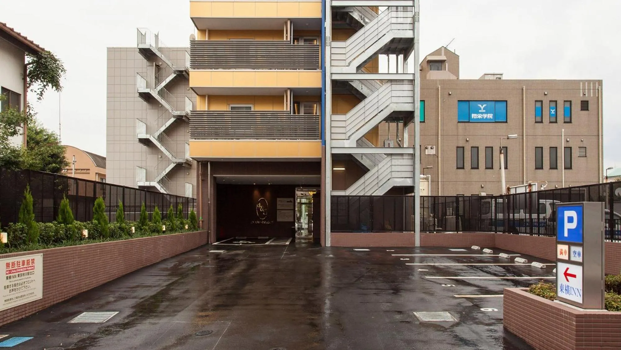 Parking in Toyoko Inn Tokyo Akigawa-eki Kita-guchi