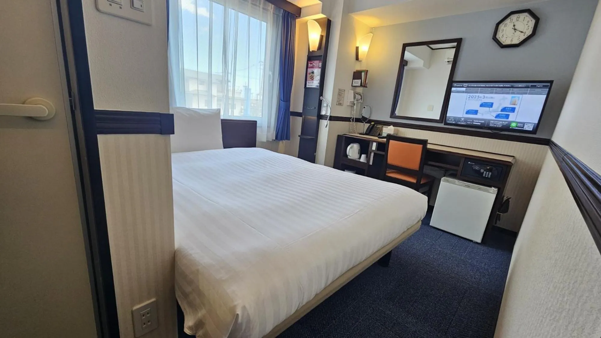 Bedroom, Bed in Toyoko Inn Tokyo Akigawa-eki Kita-guchi