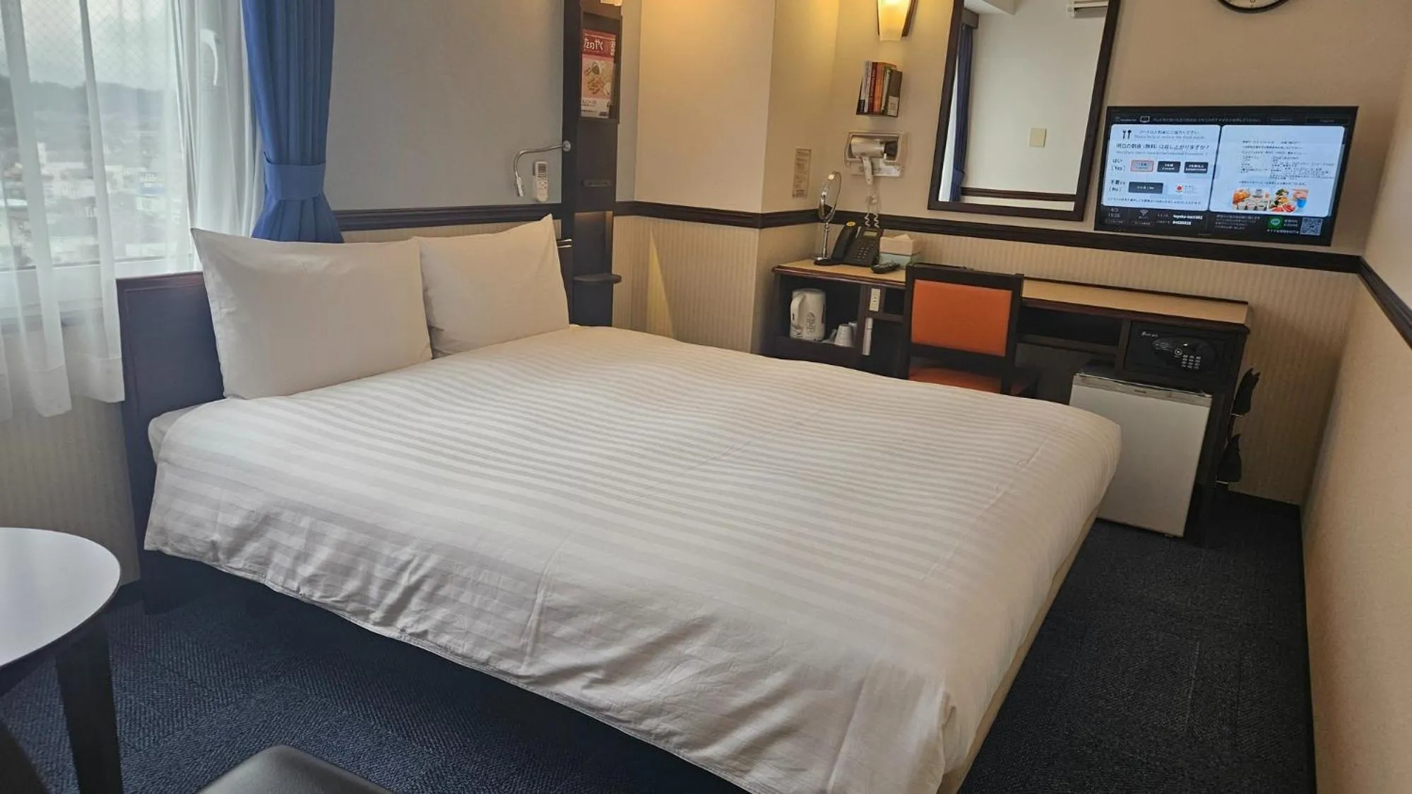 Bedroom, Bed in Toyoko Inn Tokyo Akigawa-eki Kita-guchi