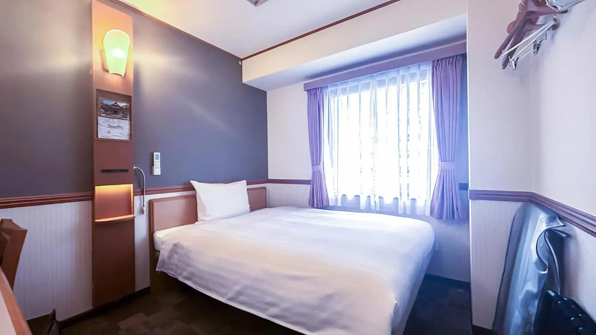 Bedroom, Bed in Toyoko Inn Tottori-eki Minami-guchi Bedroom, Bed in Toyoko Inn Tottori-eki Minami-guchi