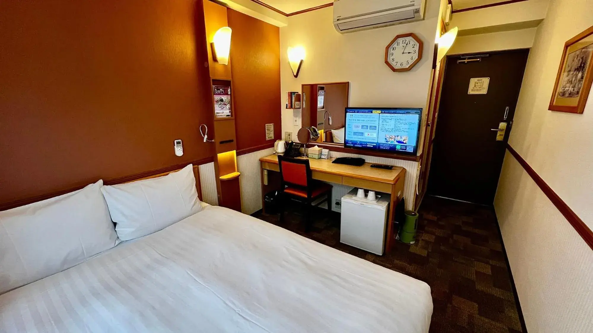 Bedroom, Bed in Toyoko Inn Shin-yokohama Ekimae Honkan Bedroom, Bed in Toyoko Inn Shin-yokohama Ekimae Honkan