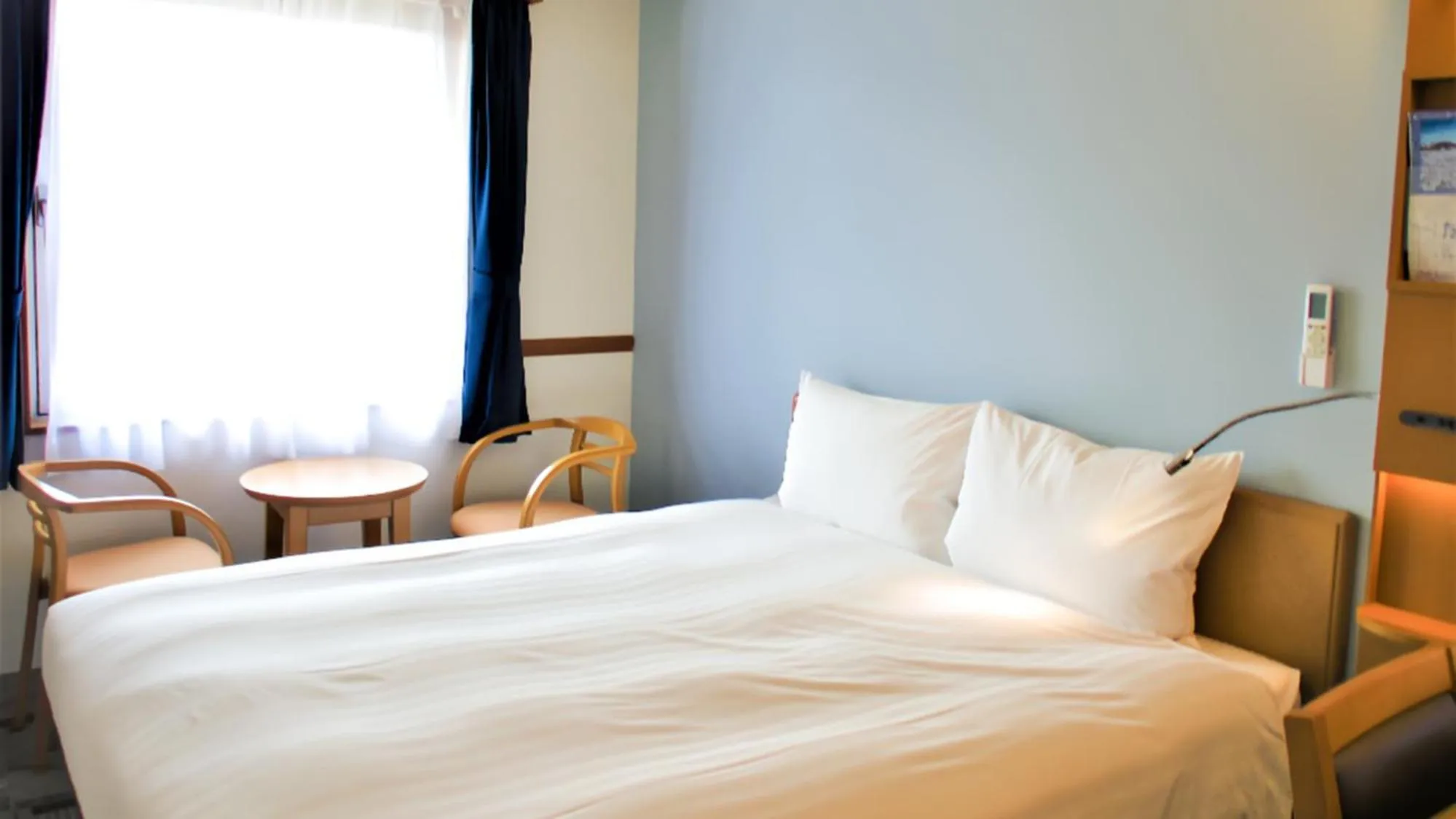 Bedroom, Bed in Toyoko Inn Tokyo Korakuen Bunkyokuyakusho Mae