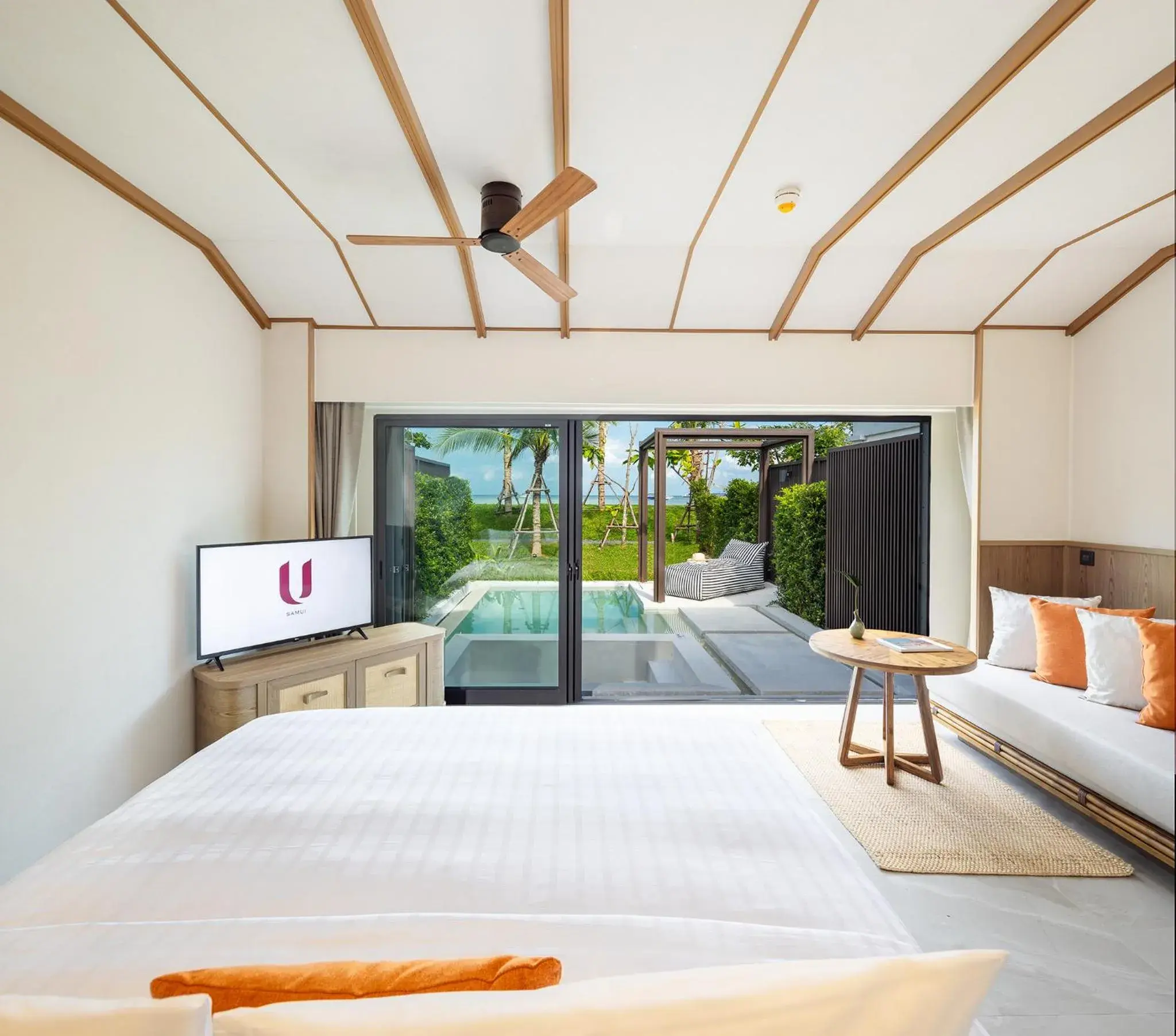 Beachfront Pool Villa ( 24 hours Use of Room ) in U Samui Beachfront Pool Villa ( 24 hours Use of Room ) in U Samui