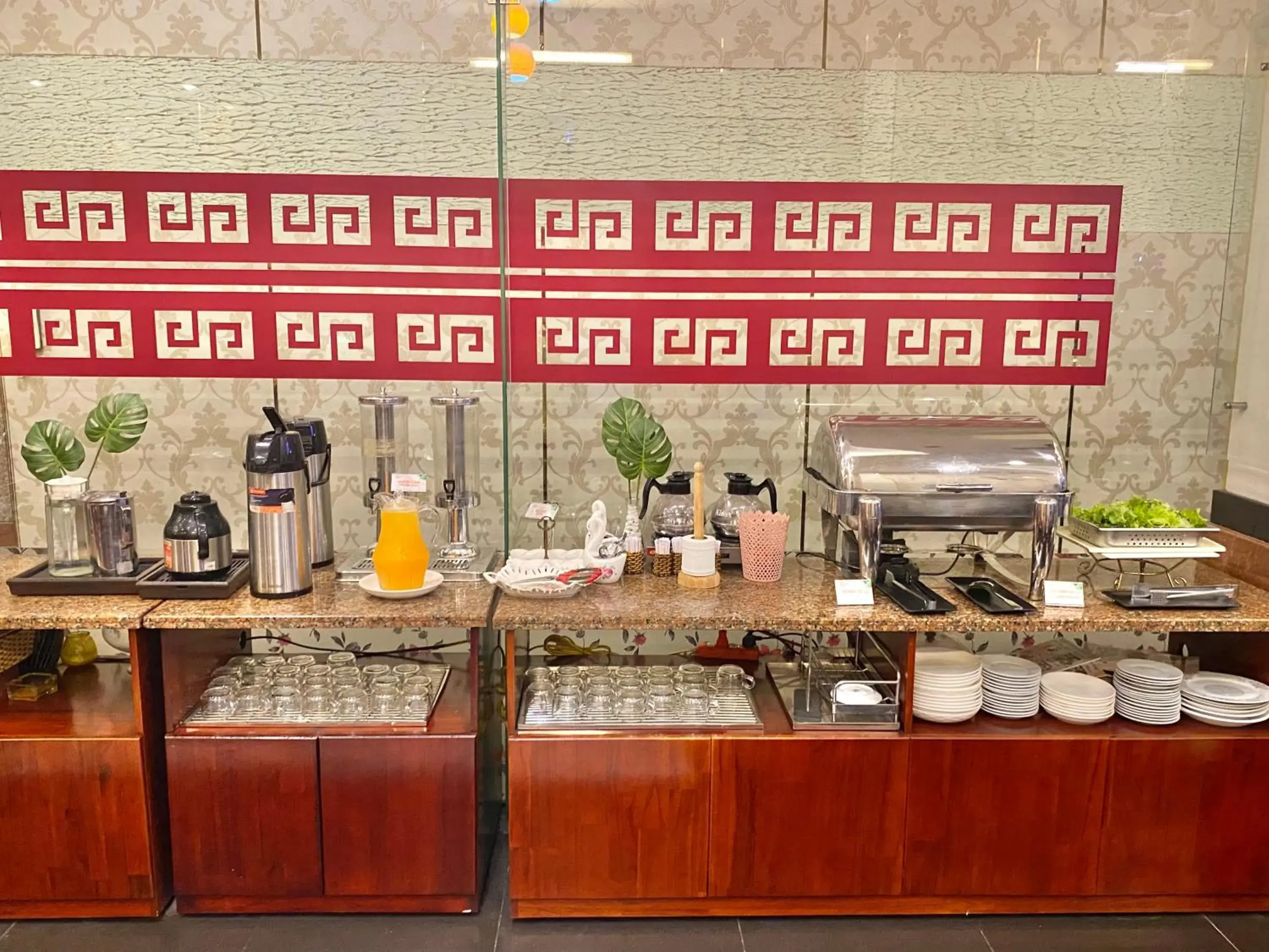 Restaurant/places to eat in Dai Long Hotel Restaurant/places to eat in Dai Long Hotel