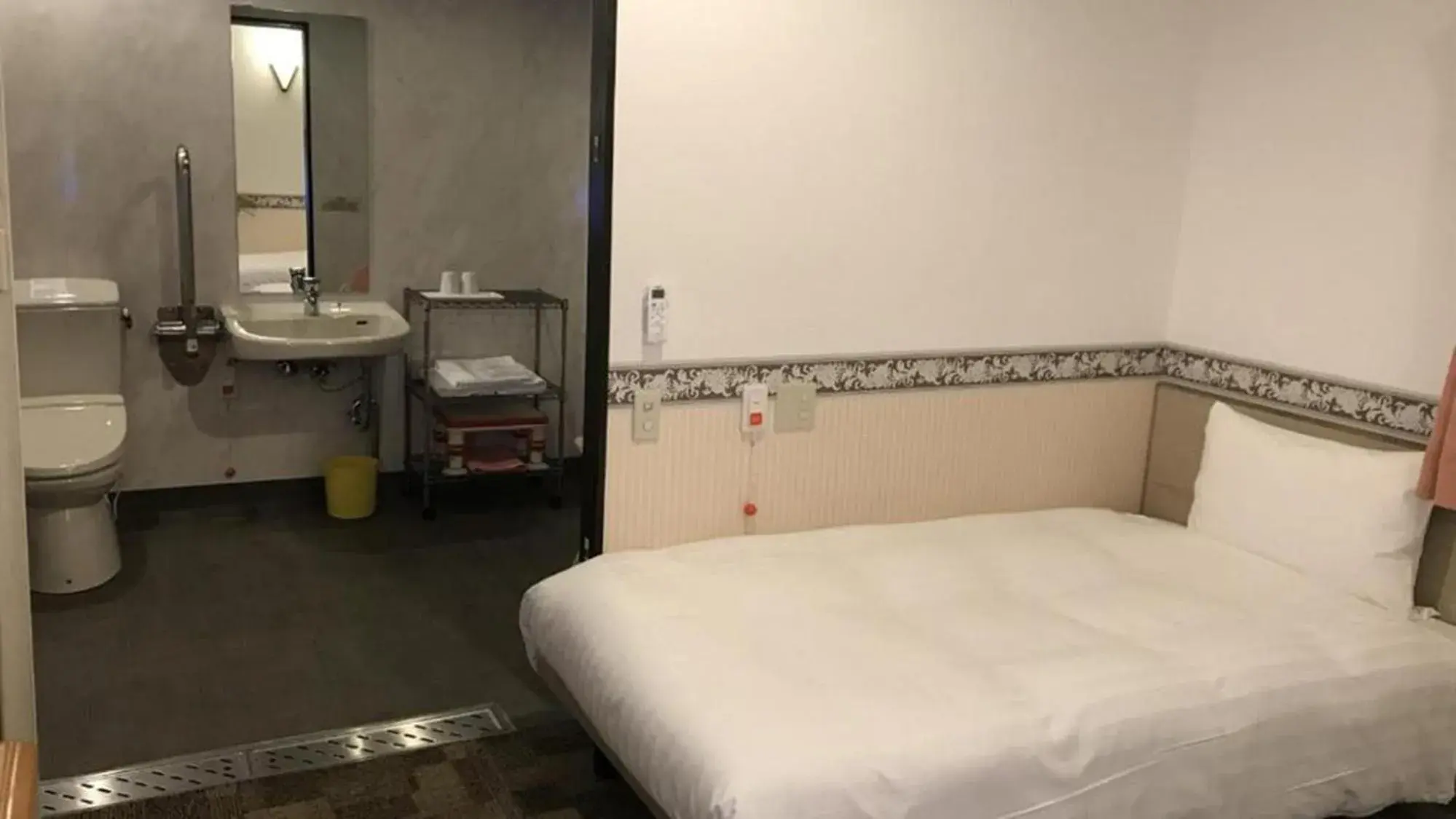 Bedroom in Toyoko Inn Sendai Higashi-guchi No 2 Bedroom in Toyoko Inn Sendai Higashi-guchi No 2