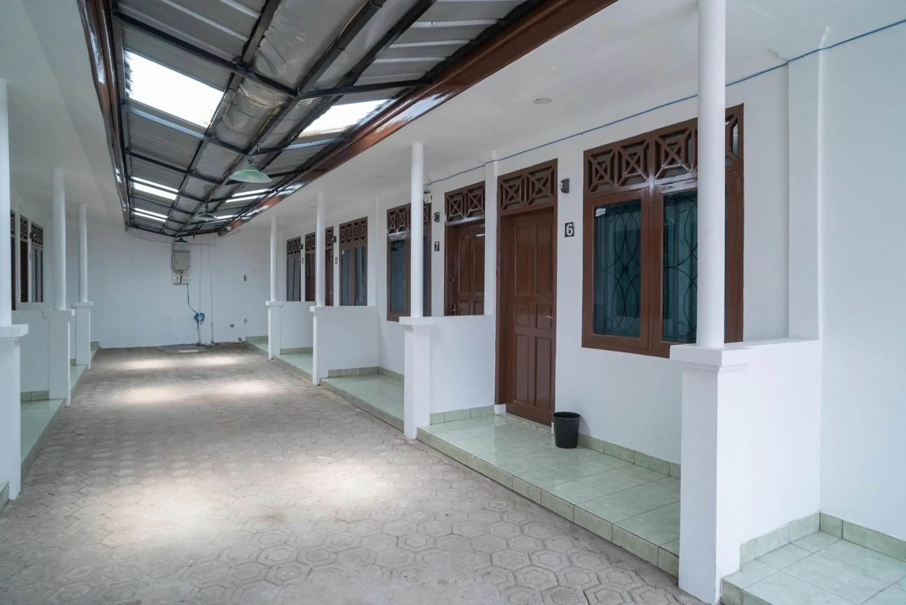 Facade/entrance in RedDoorz near Bundaran Ciceri Facade/entrance in RedDoorz near Bundaran Ciceri